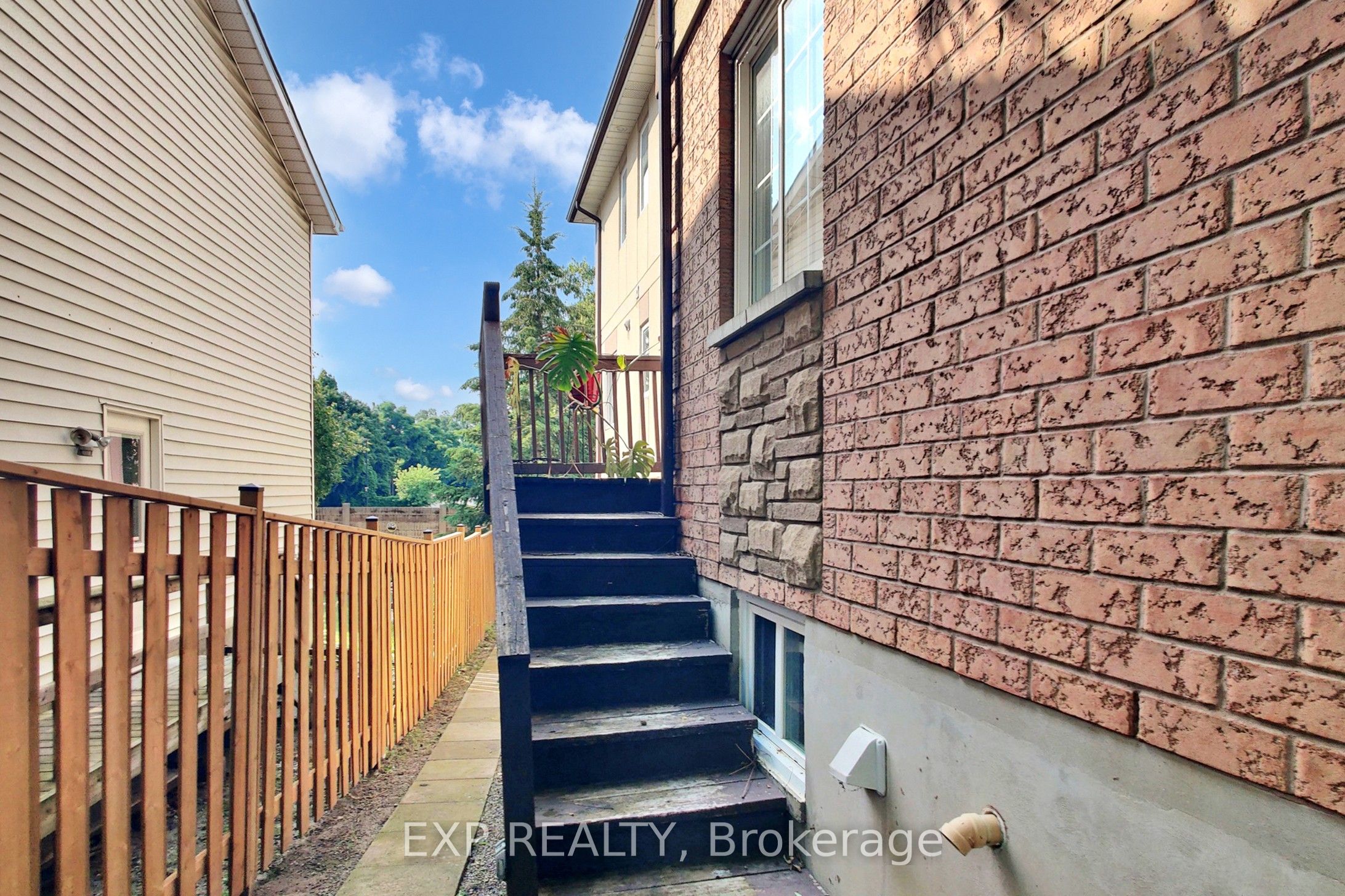 6 English Street Property Photo 26