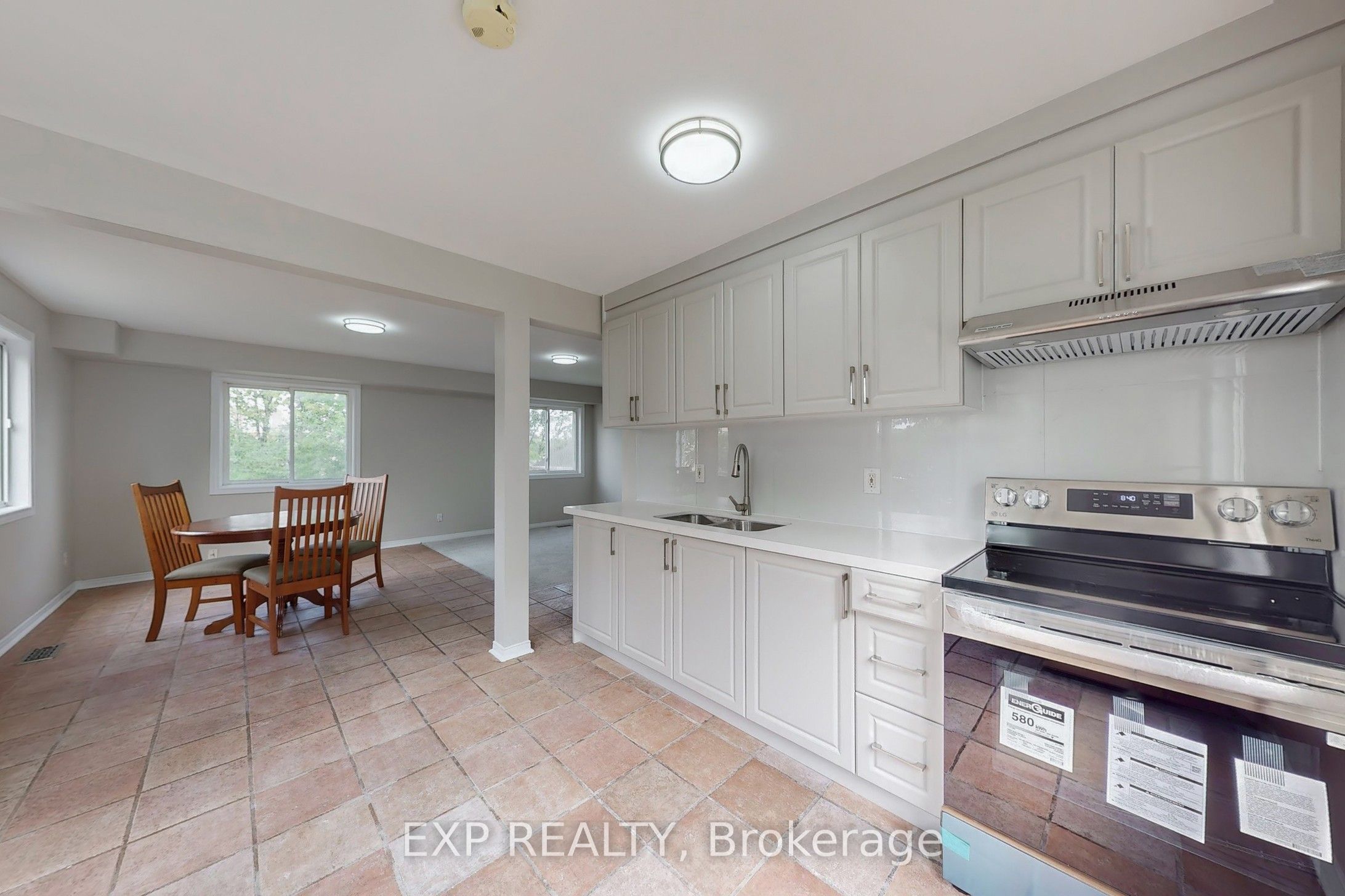 6 English Street Property Photo 30