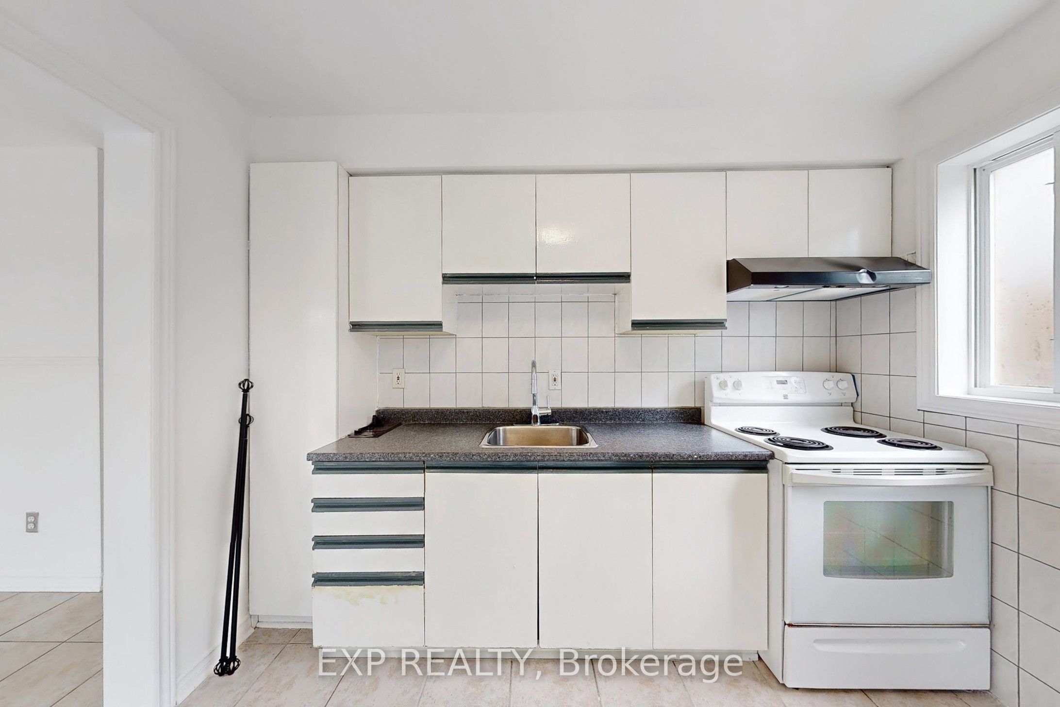 6 English Street Property Photo 41