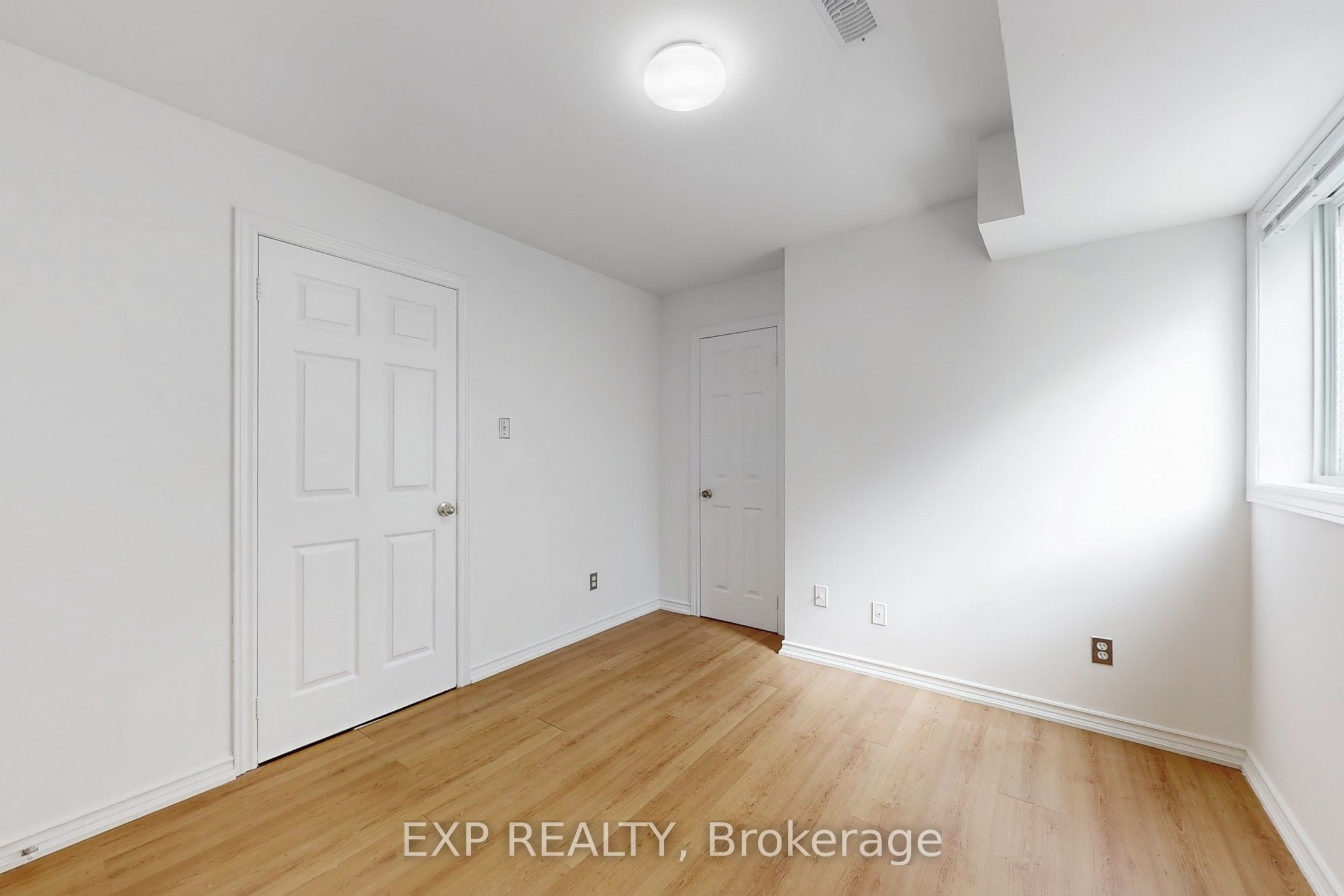 6 English Street Property Photo 44