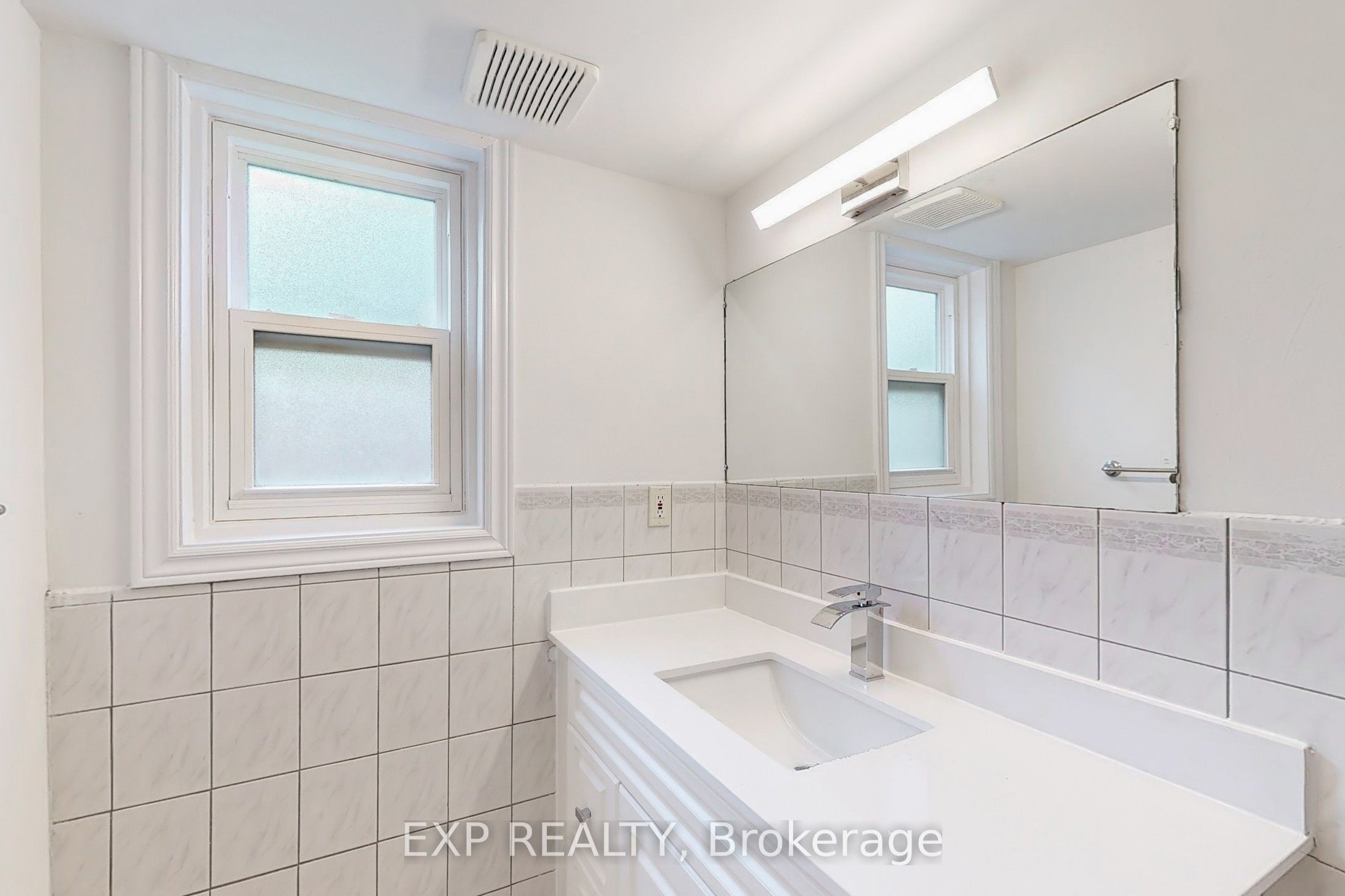 6 English Street Property Photo 45