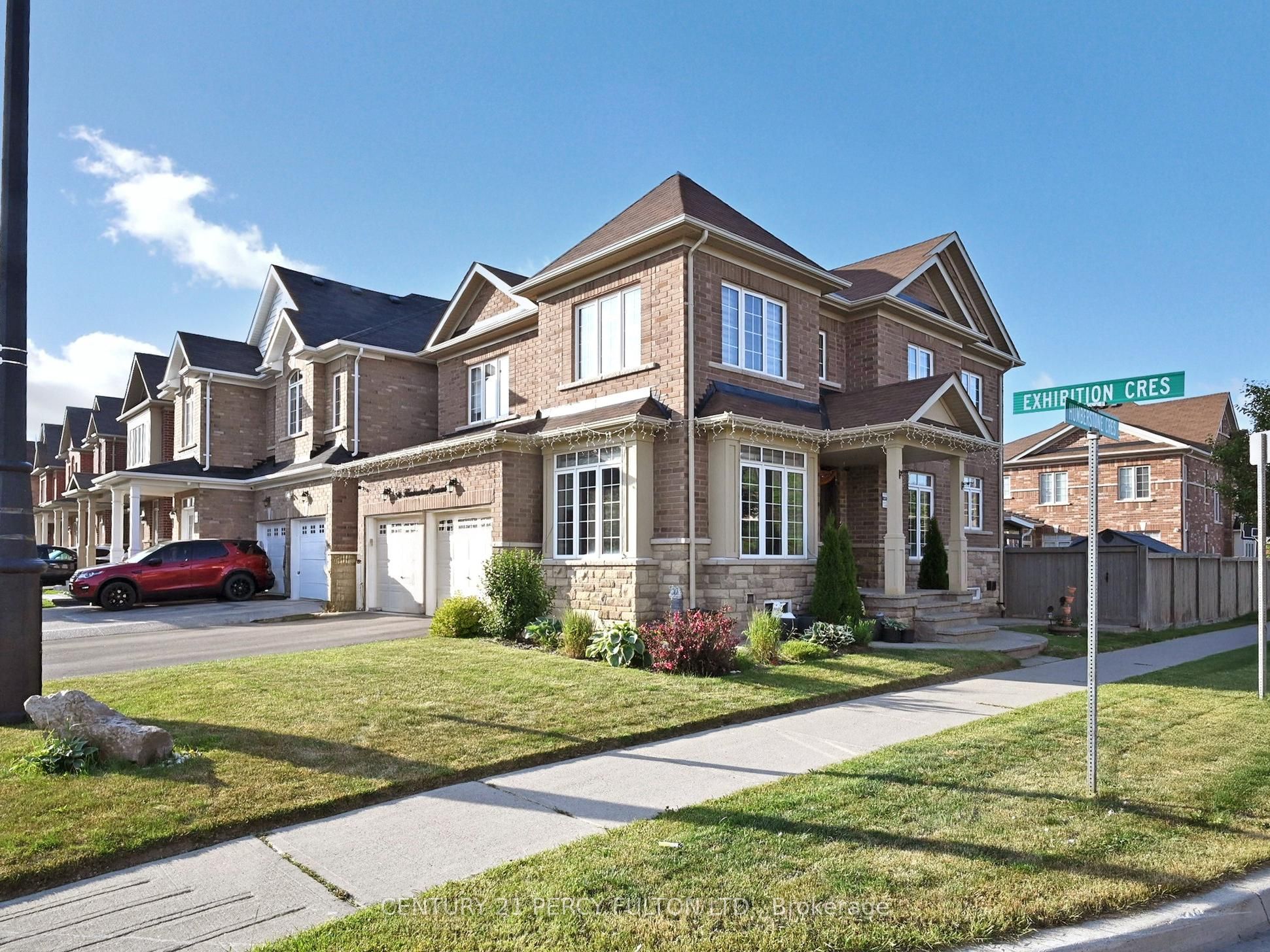 96 Humberstone Cres Property Photo 1