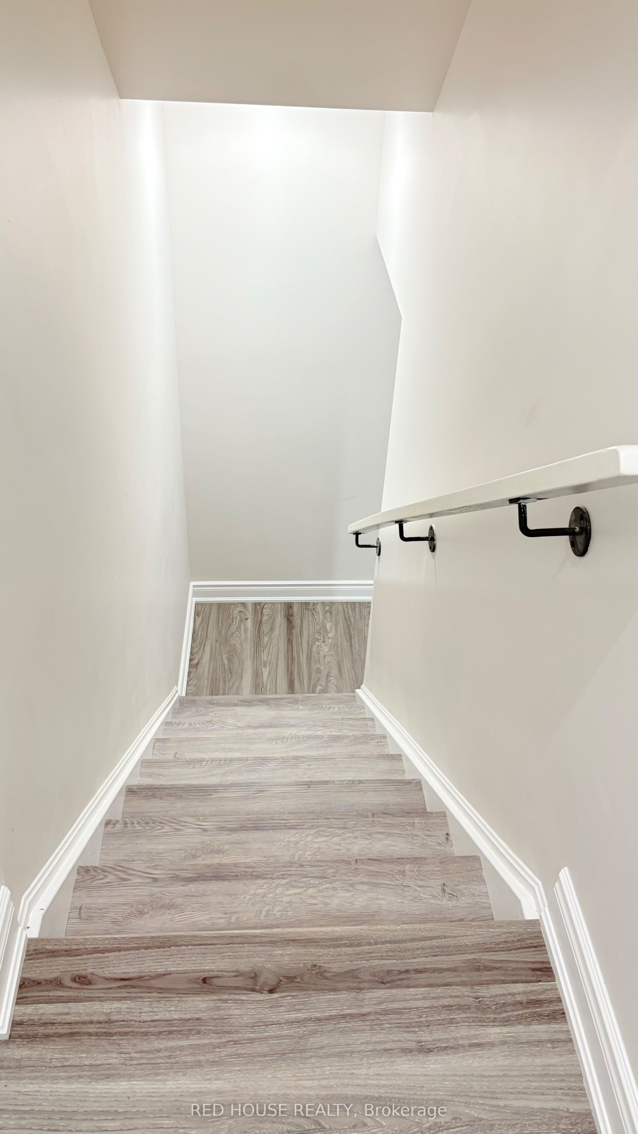1418 Wellwood Terrace Basement Property Photo 17