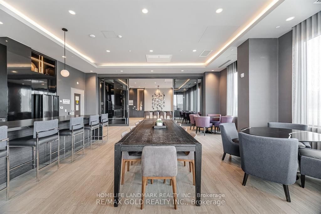 95 Dundas Street W 411 Property Photo 21