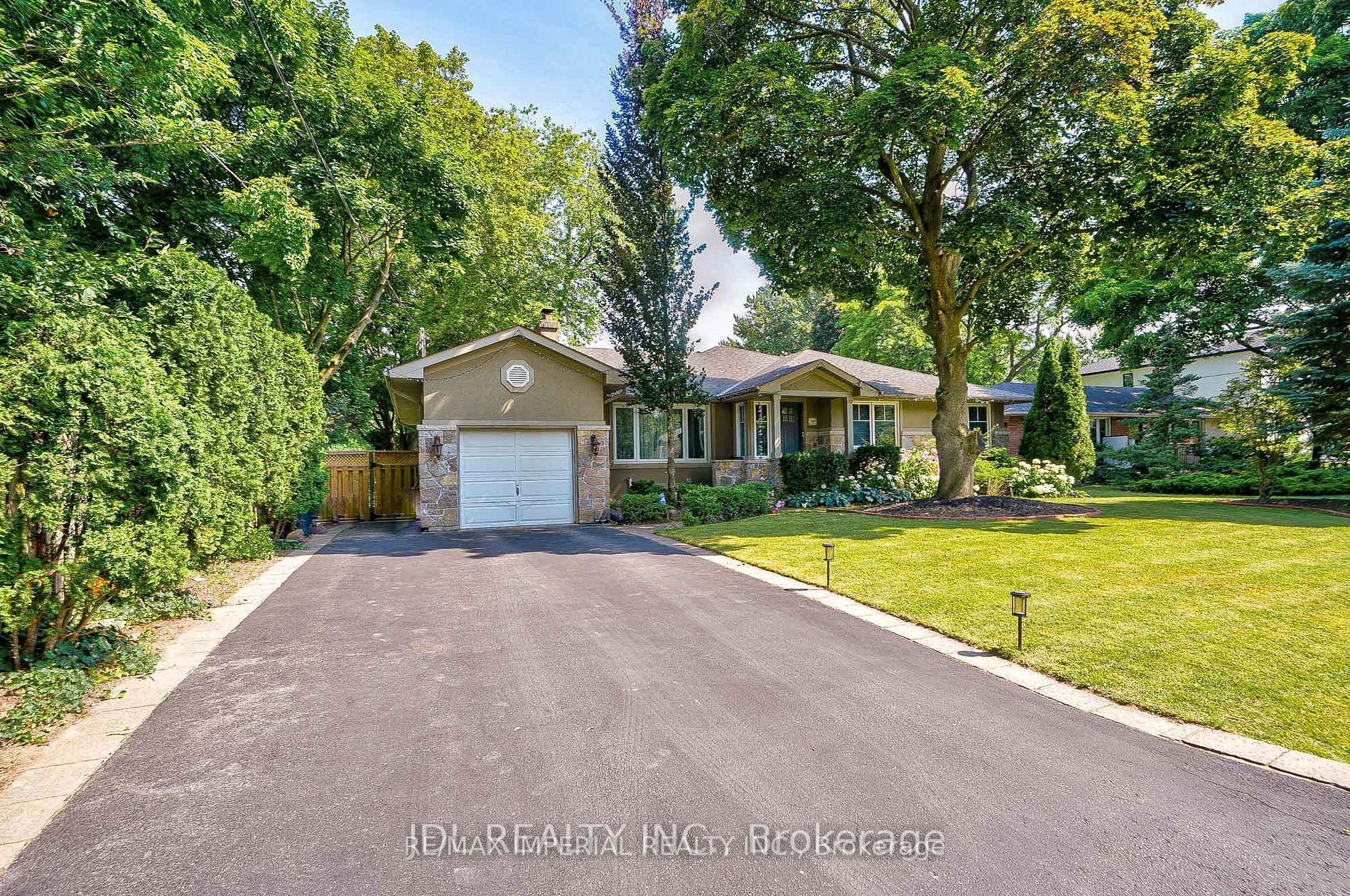 1066 Selby Avenue Lower Property Photo 1