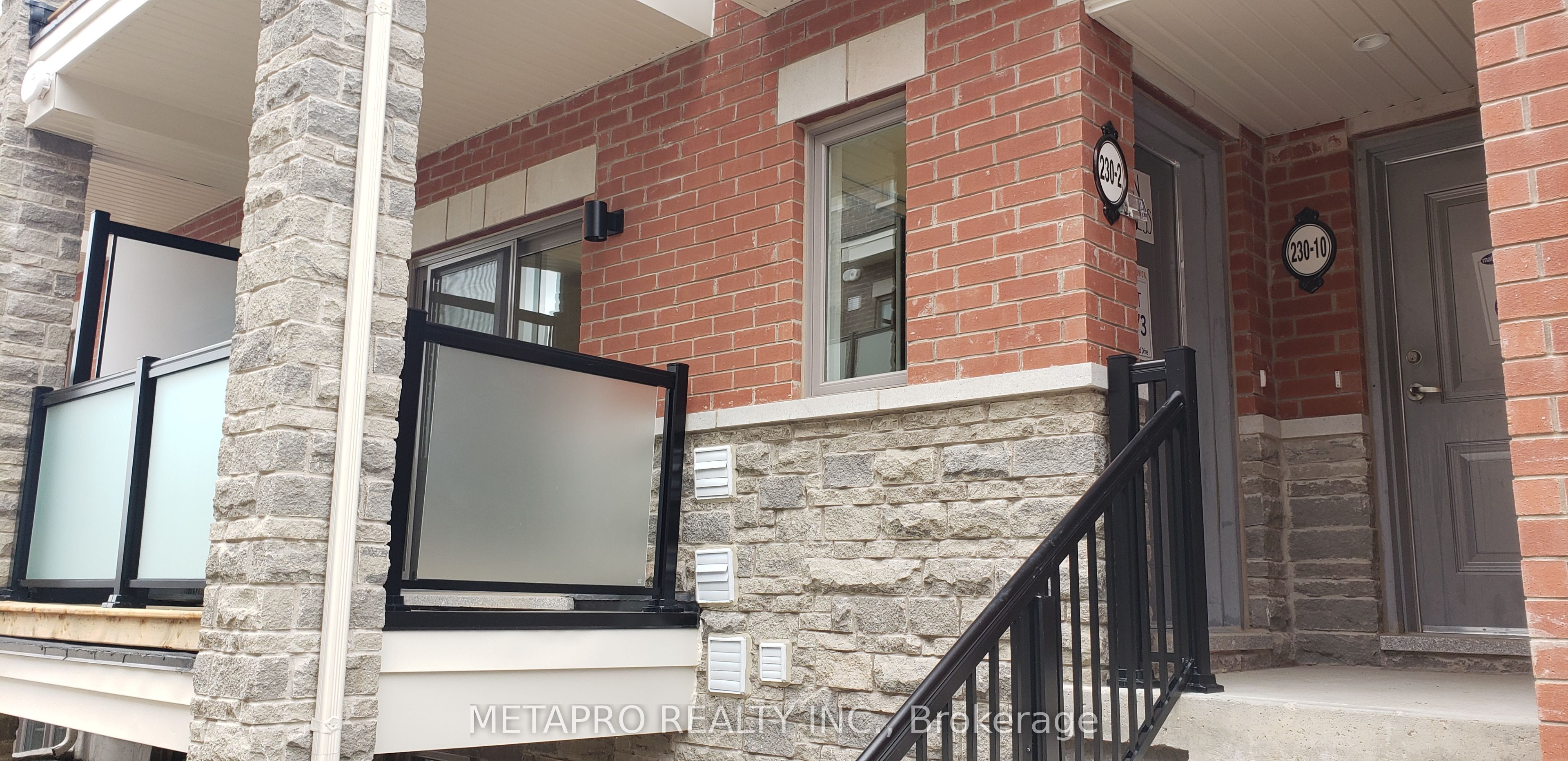 230 Lagerfeld Dr Property Photo 1