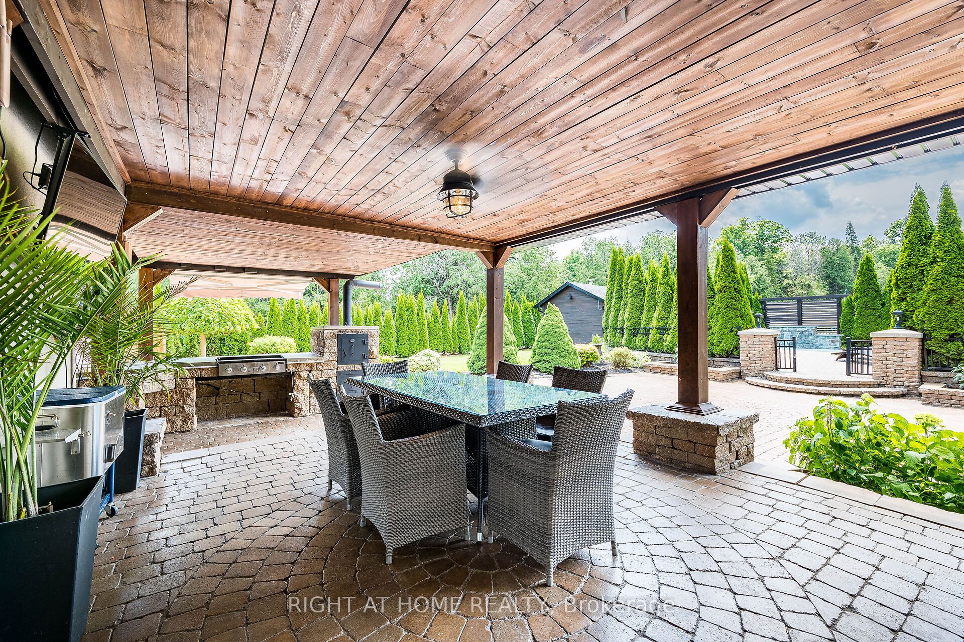 13640 Guelph Line Property Photo 25