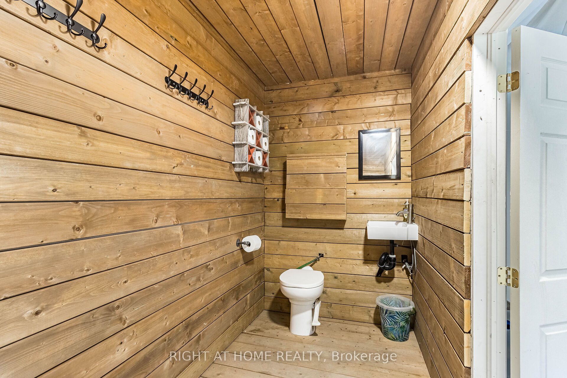 13640 Guelph Line Property Photo 31