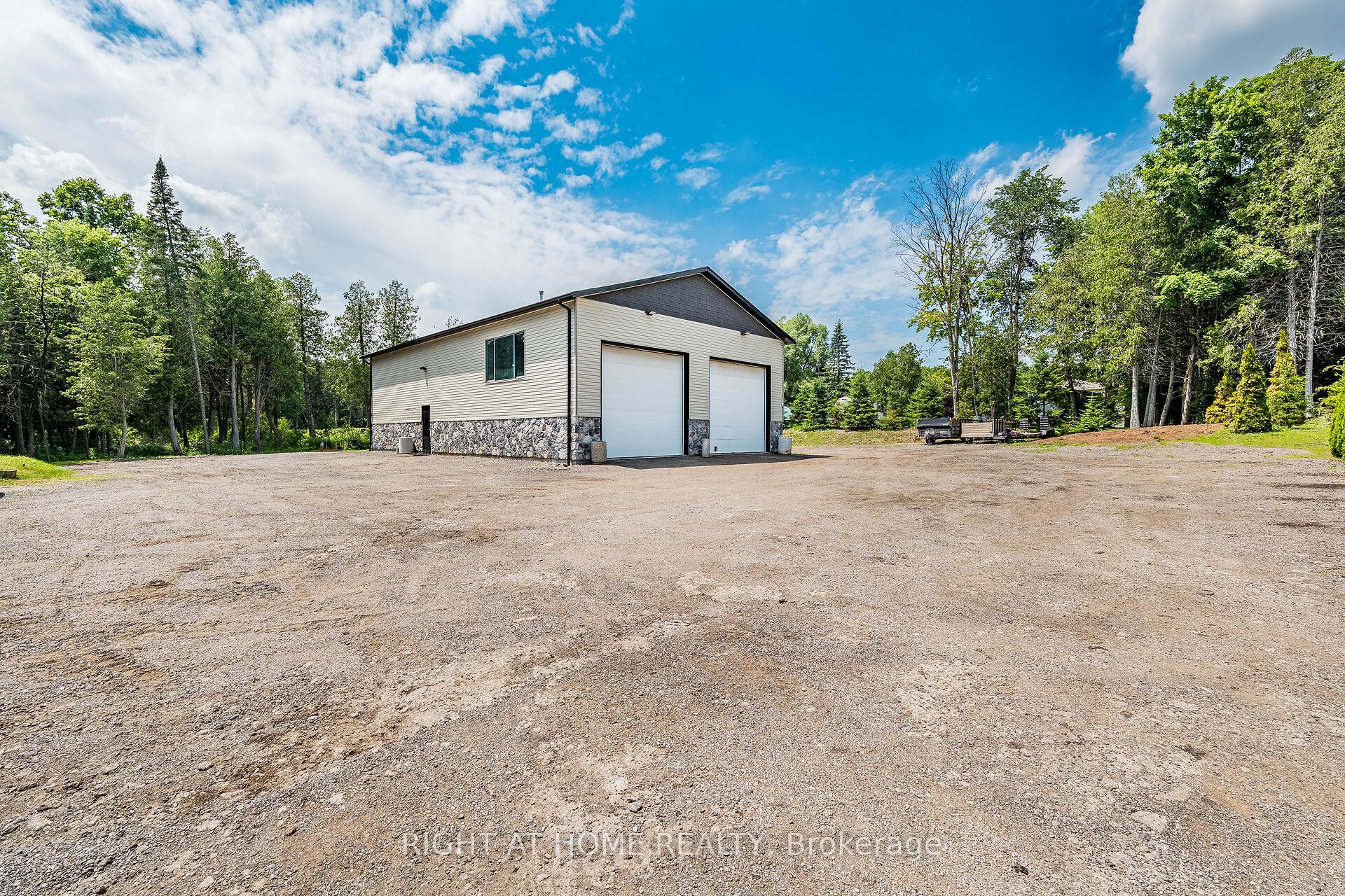 13640 Guelph Line Property Photo 34