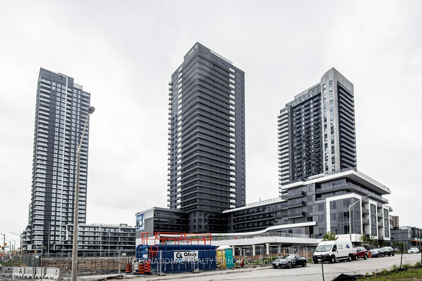 5105 Hurontario St Property Photo 1