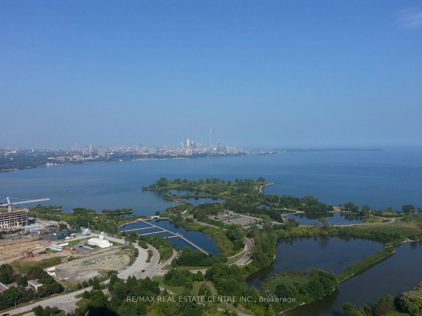 20 Shore Breeze Drive 2302 Property Photo 1
