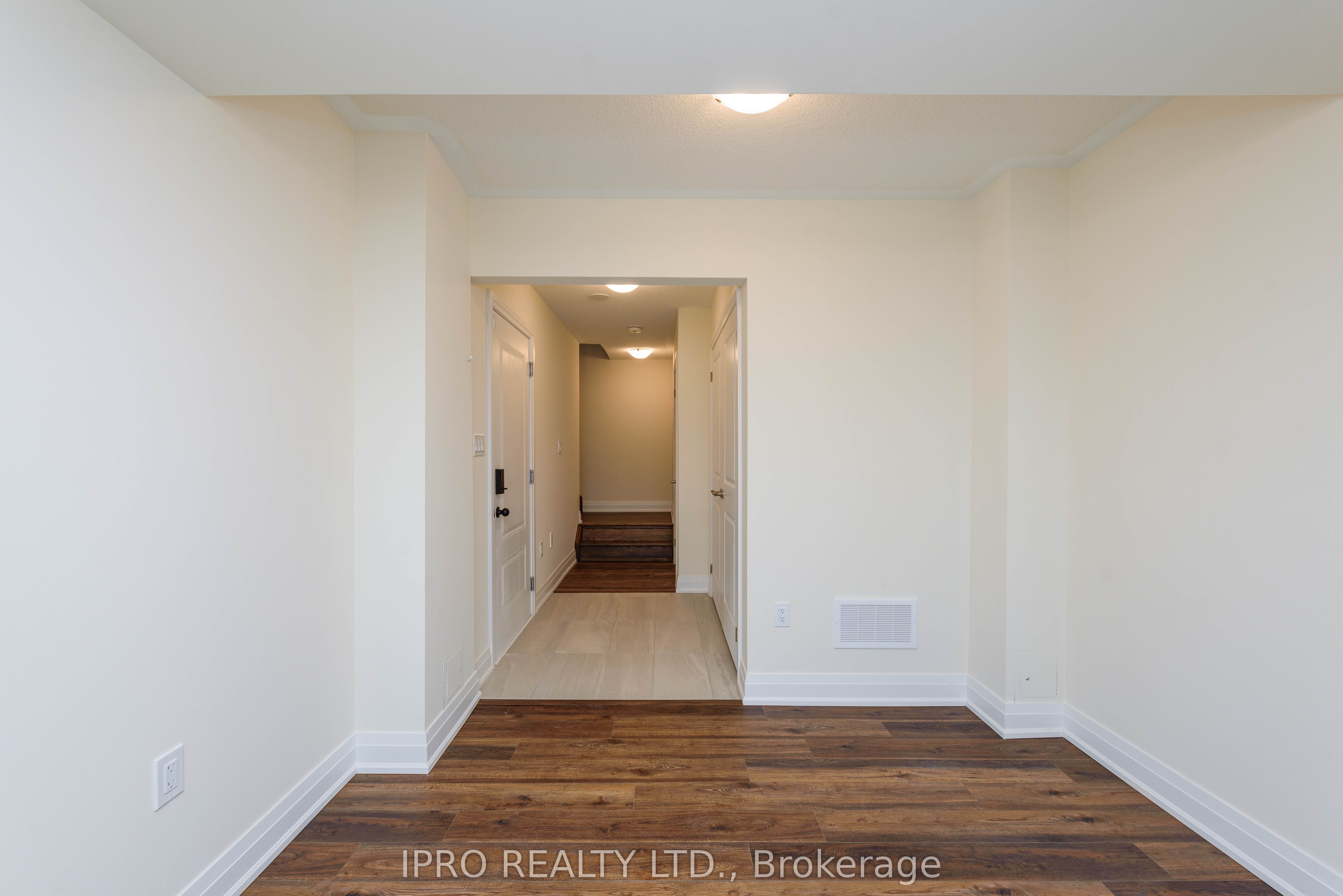 2538 Littlefield Crescent Property Photo 1