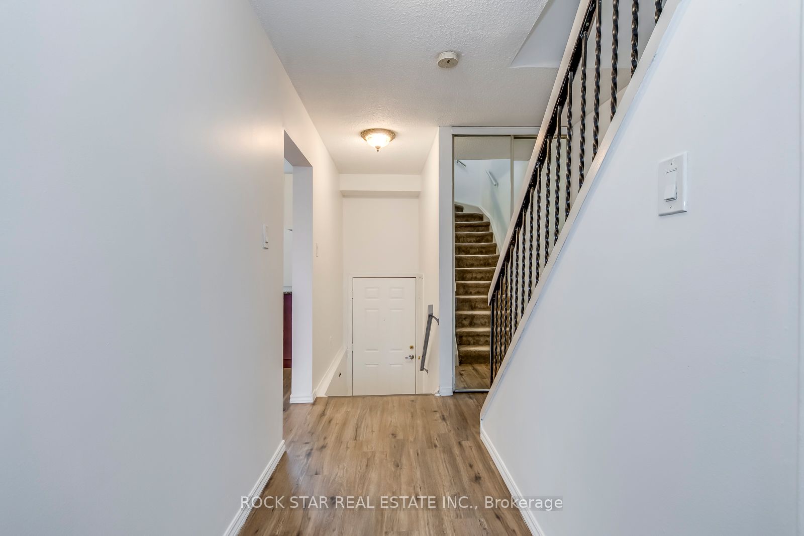 5 Moregate Crescent 69 Property Photo 4