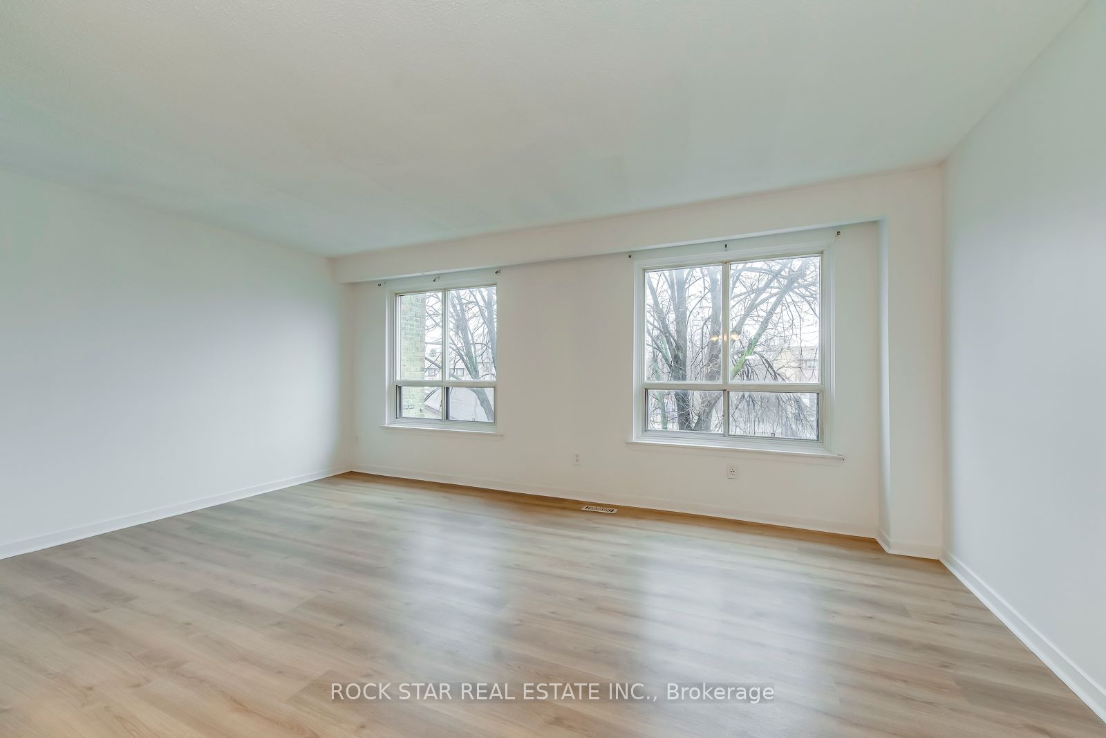 5 Moregate Crescent 69 Property Photo 7