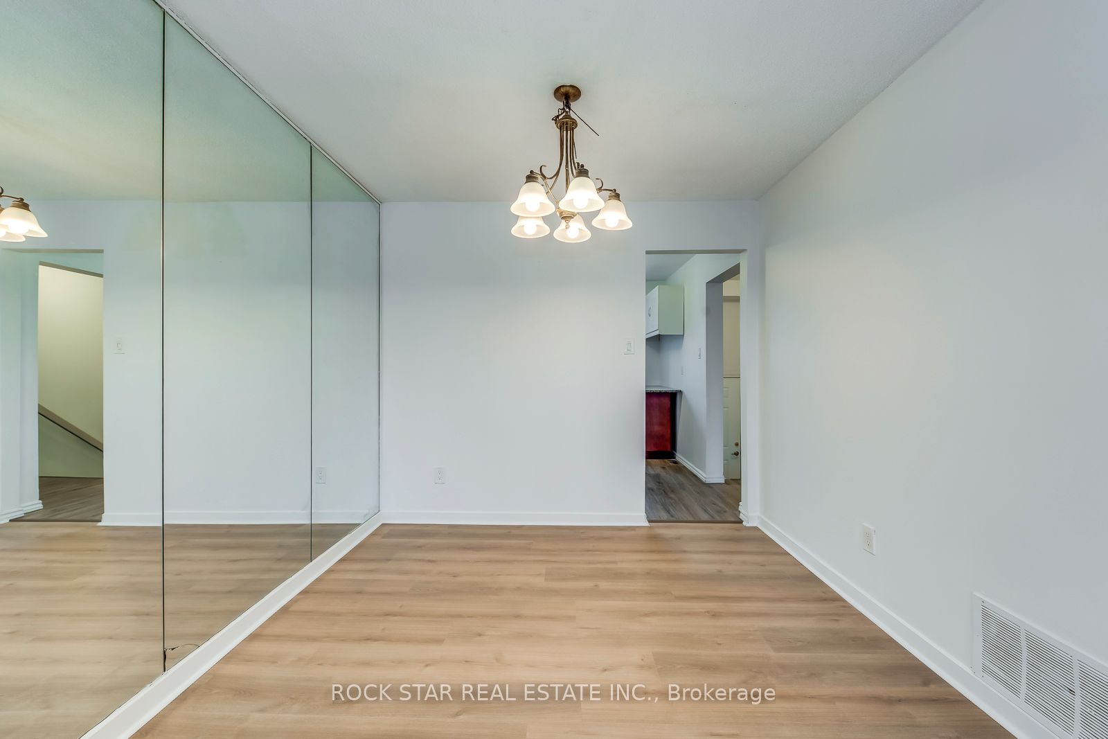 5 Moregate Crescent 69 Property Photo 11