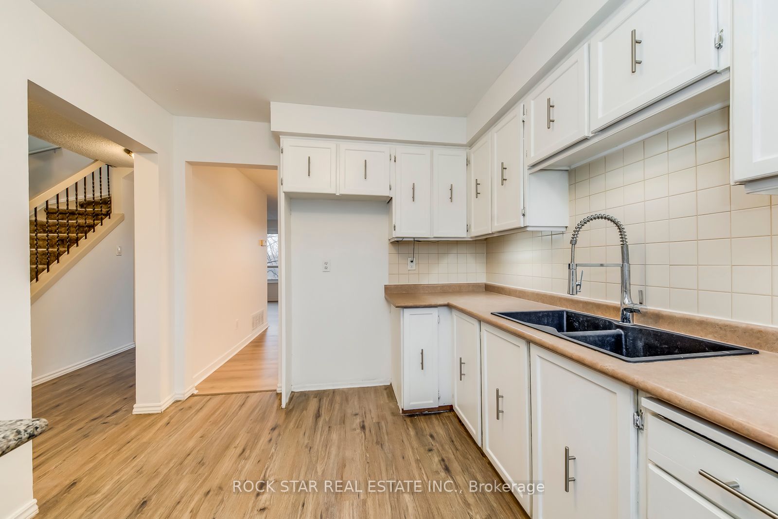 5 Moregate Crescent 69 Property Photo 15