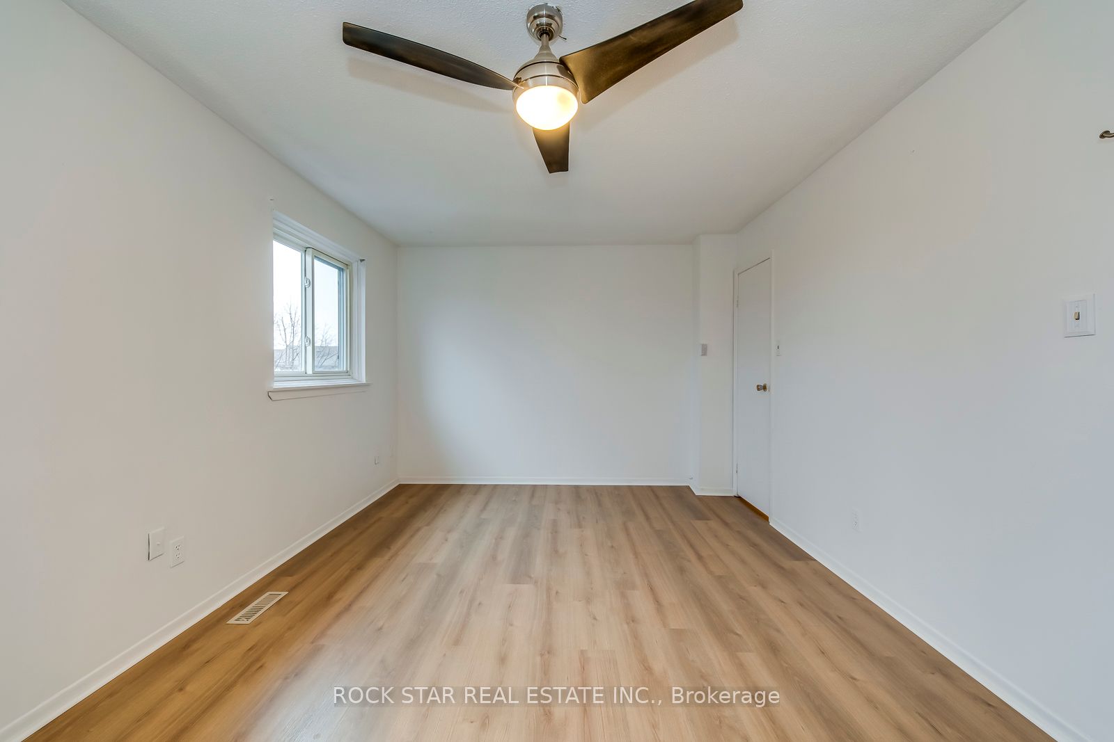 5 Moregate Crescent 69 Property Photo 23