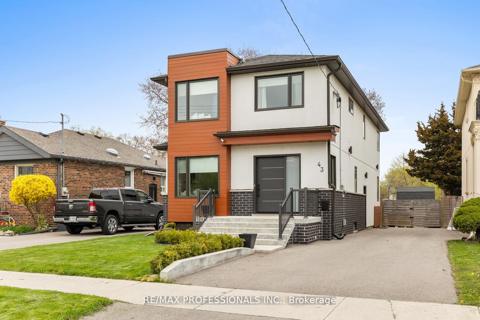 43 Bellman Avenue Property Photo 1