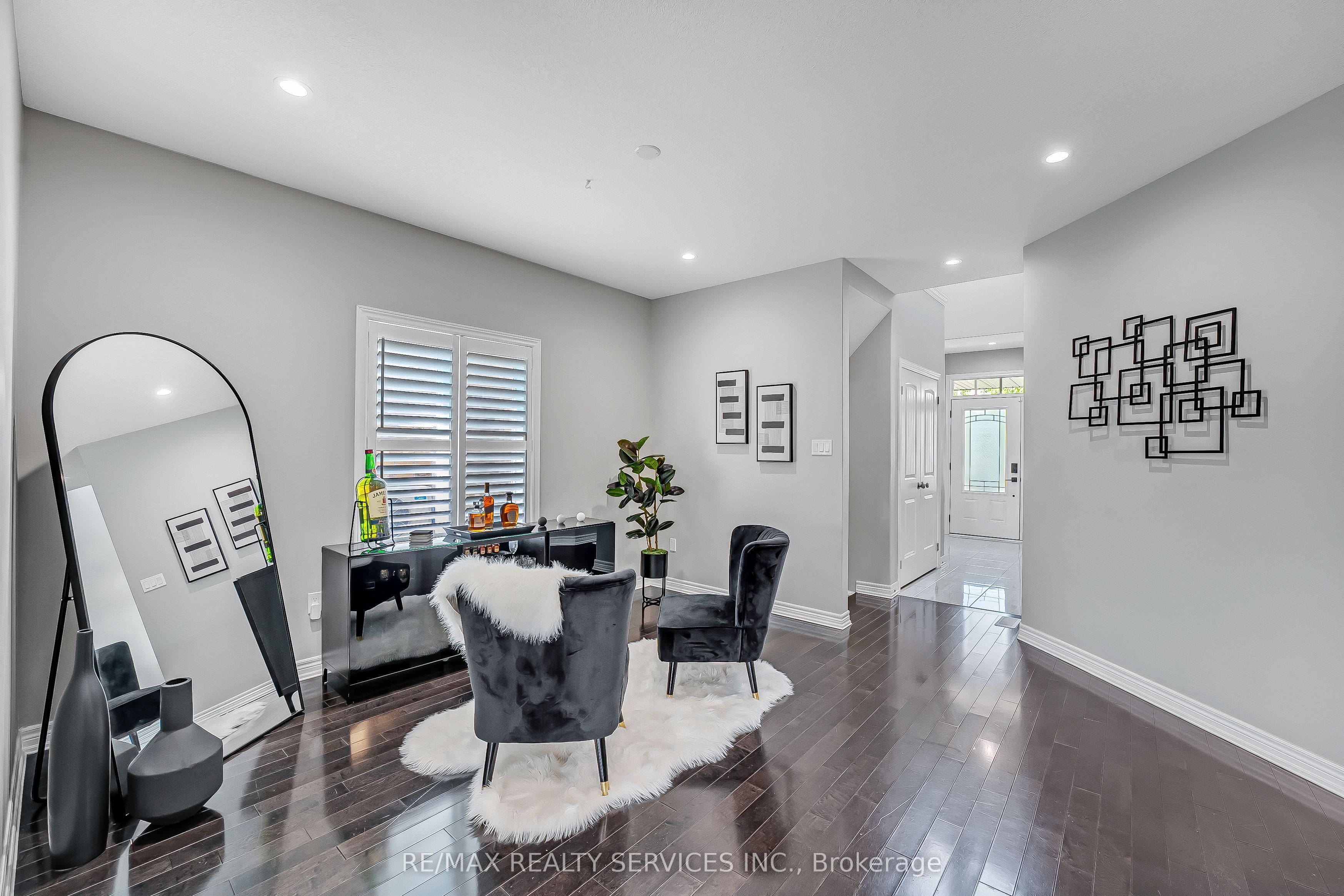 26 Wardlaw Avenue Property Photo 5