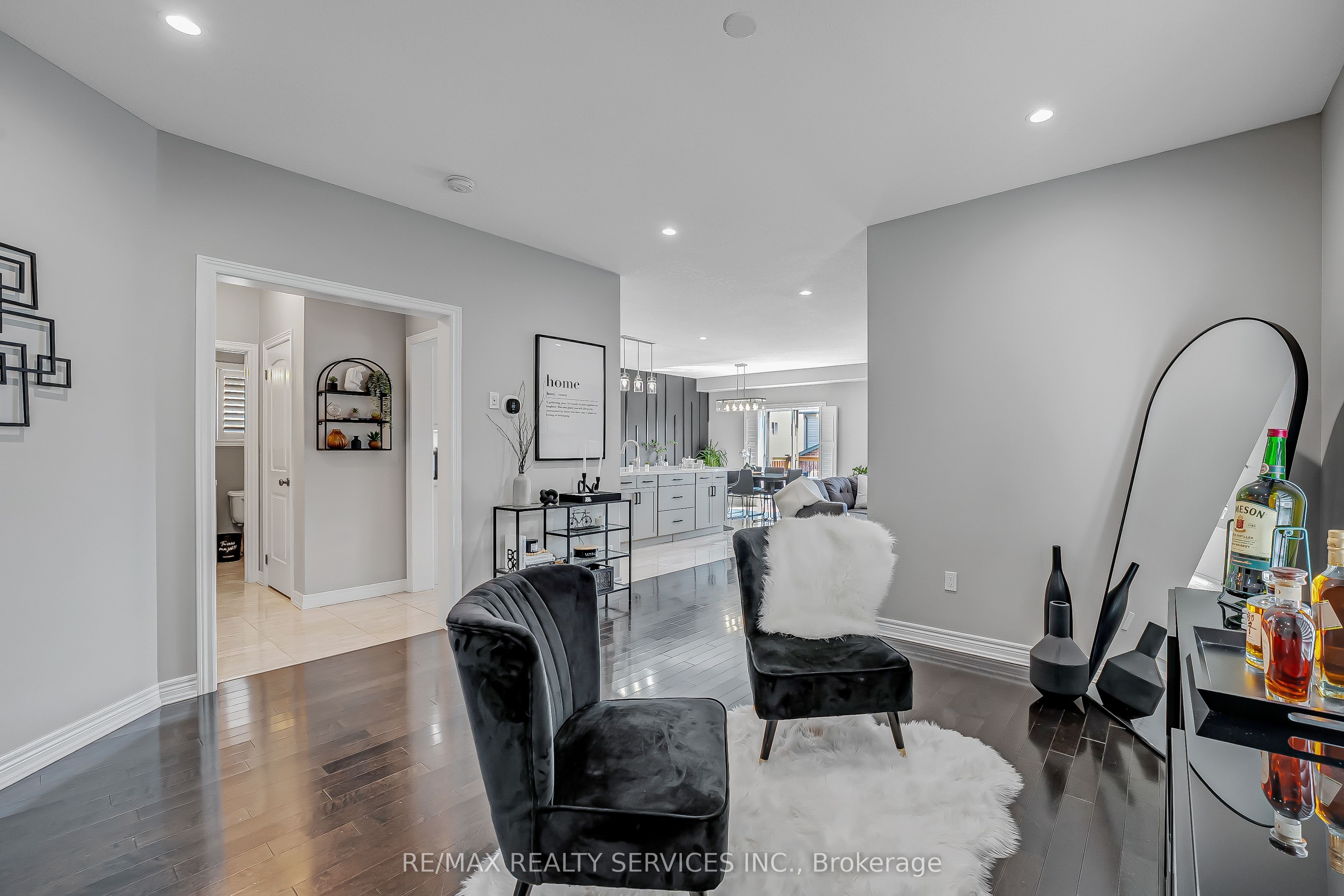 26 Wardlaw Avenue Property Photo 7