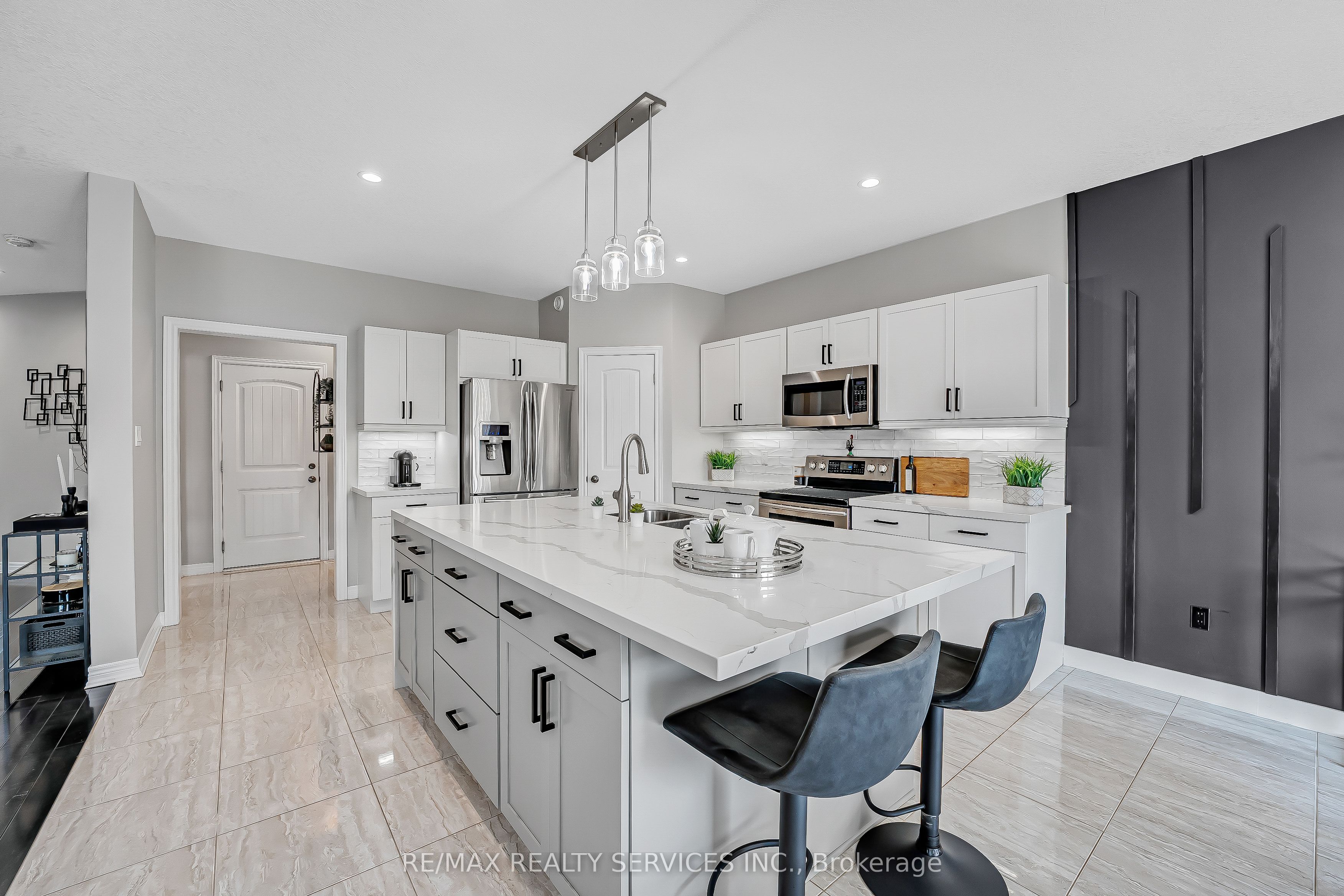 26 Wardlaw Avenue Property Photo 17