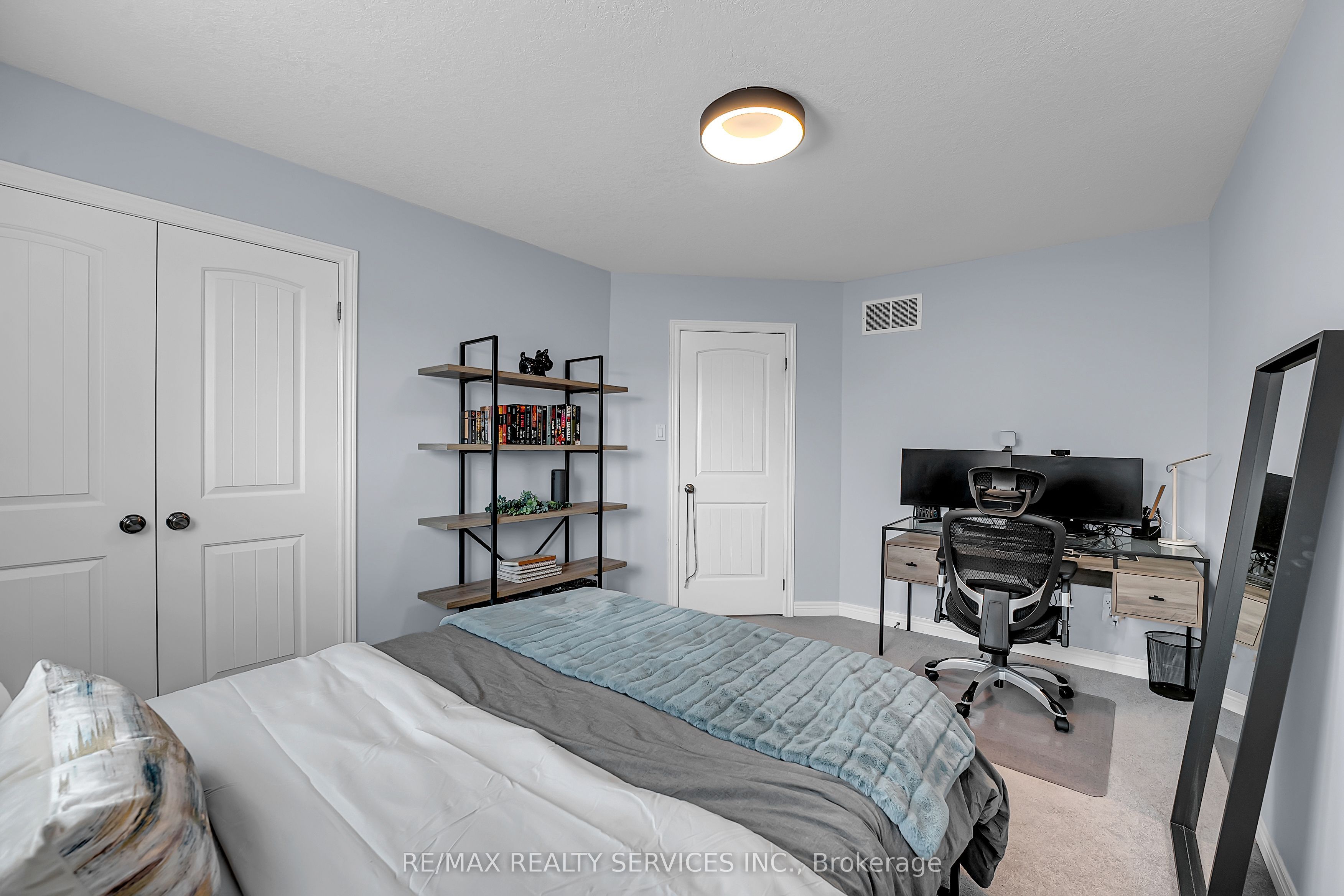 26 Wardlaw Avenue Property Photo 30