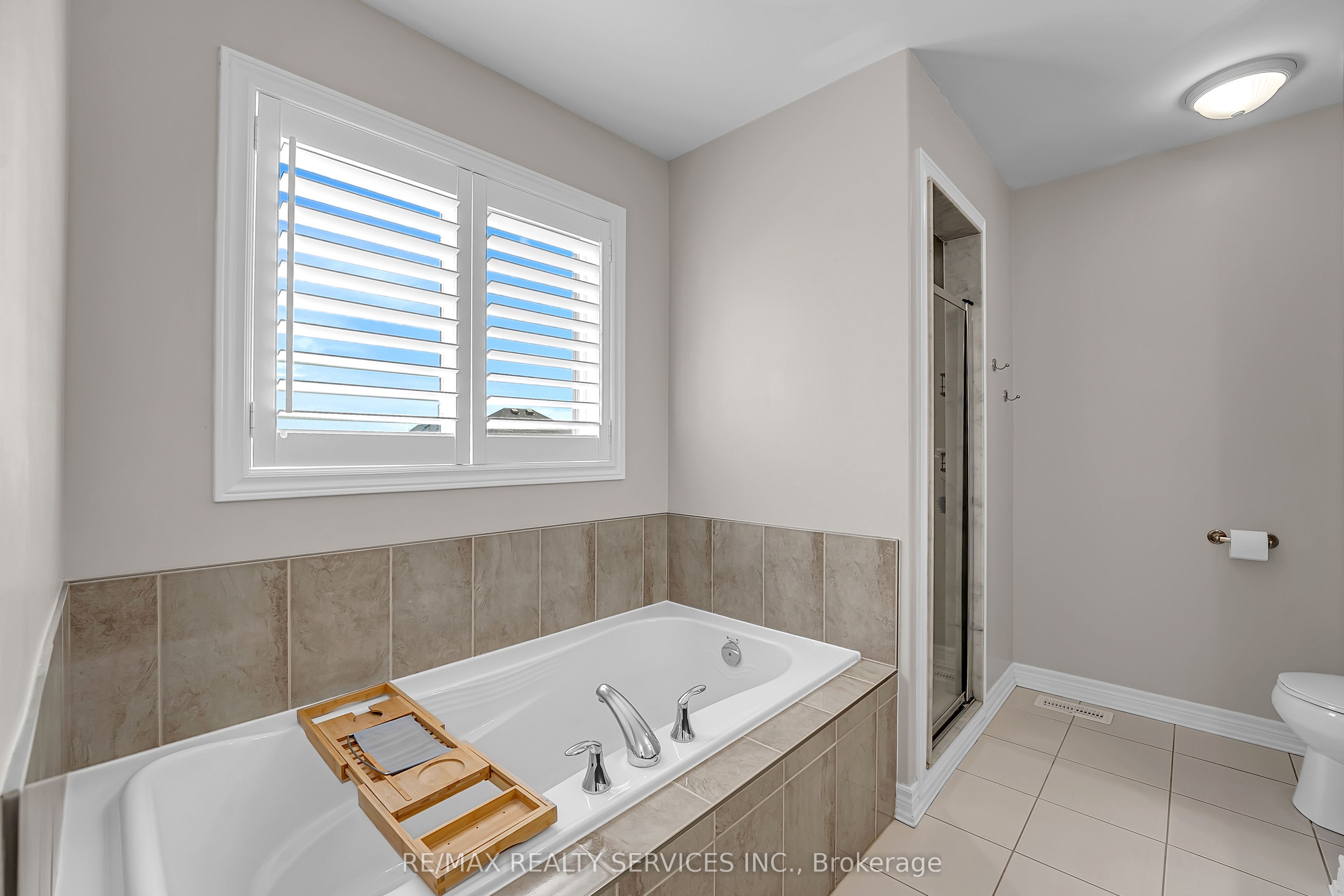 26 Wardlaw Avenue Property Photo 34