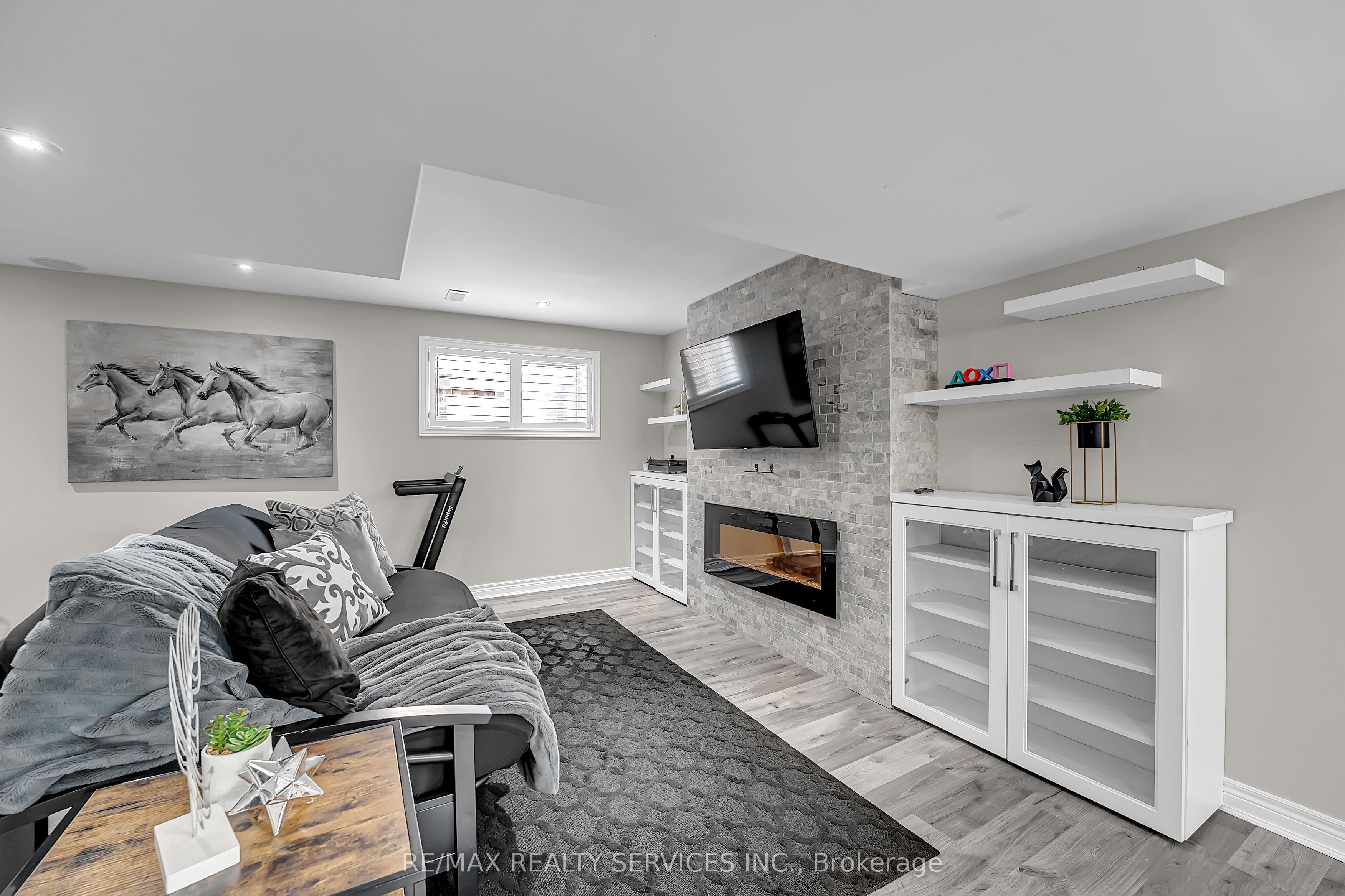 26 Wardlaw Avenue Property Photo 40