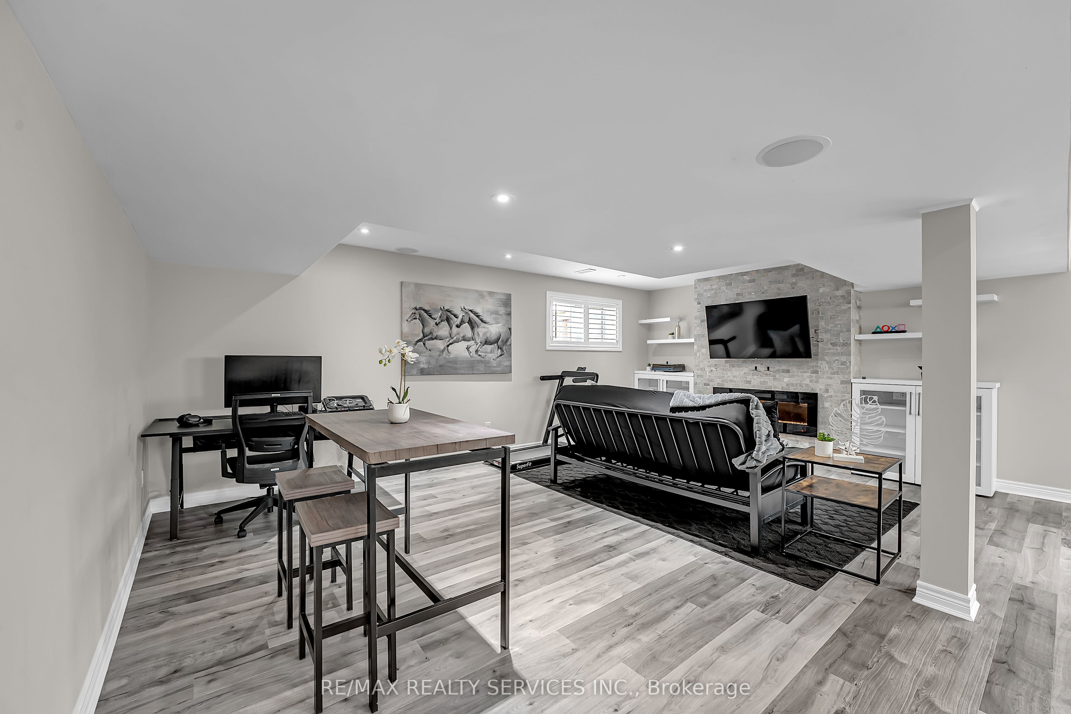 26 Wardlaw Avenue Property Photo 41