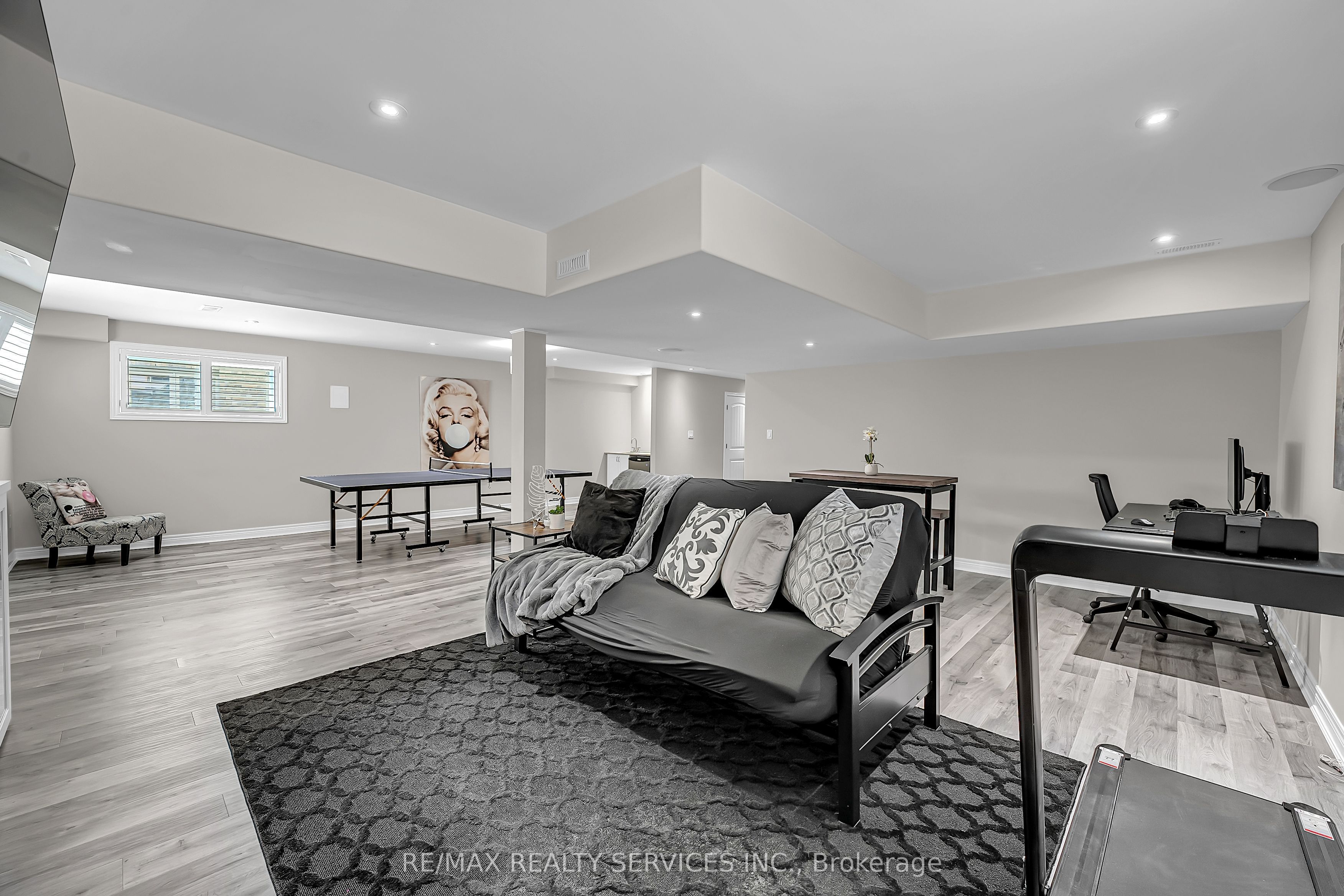 26 Wardlaw Avenue Property Photo 42