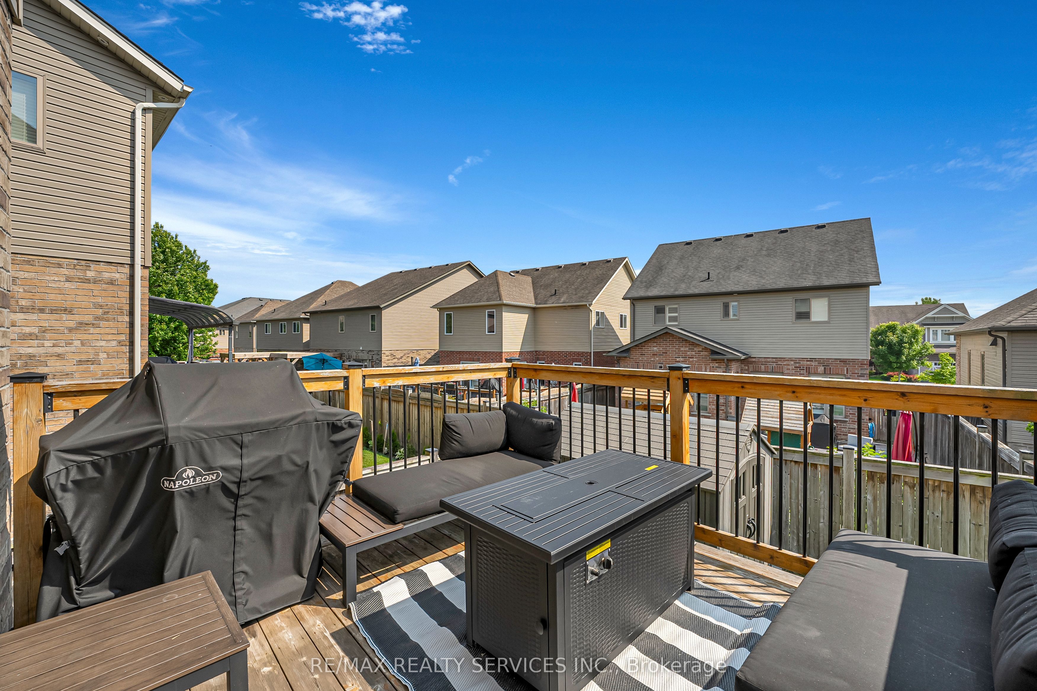 26 Wardlaw Avenue Property Photo 45