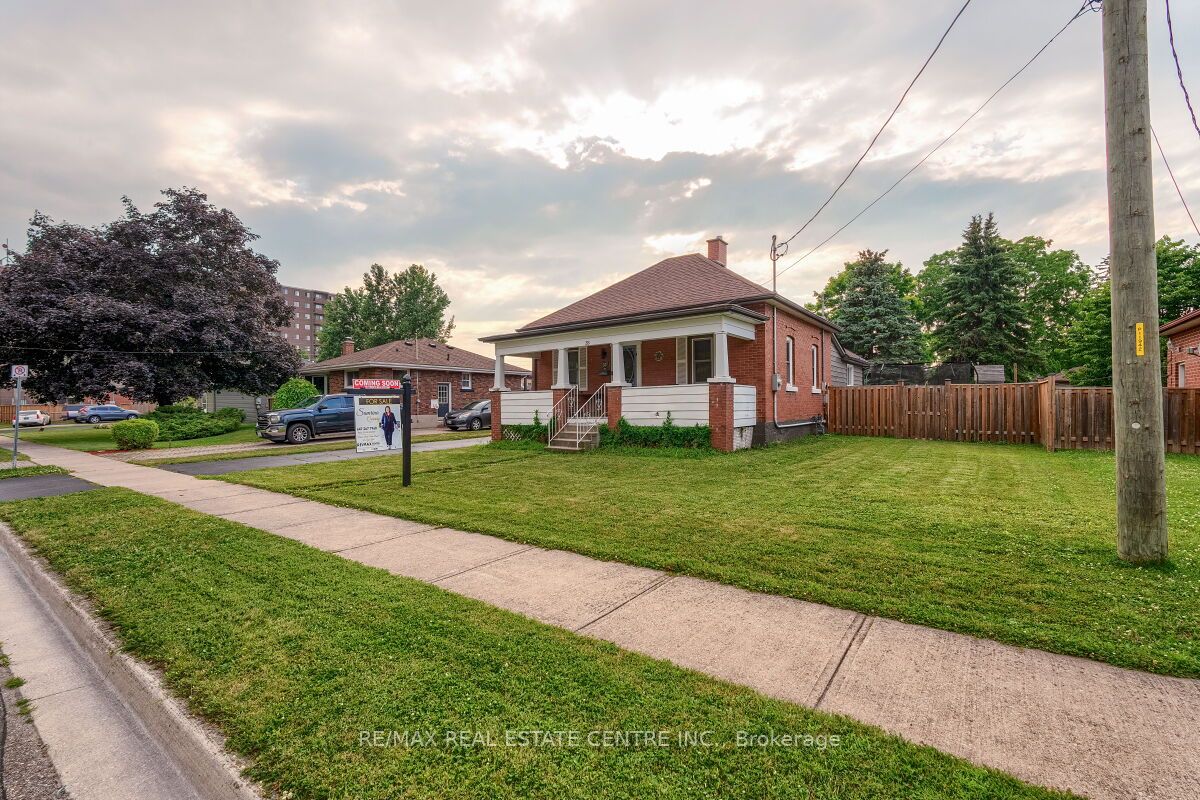 33 Miles Street Property Photo 1