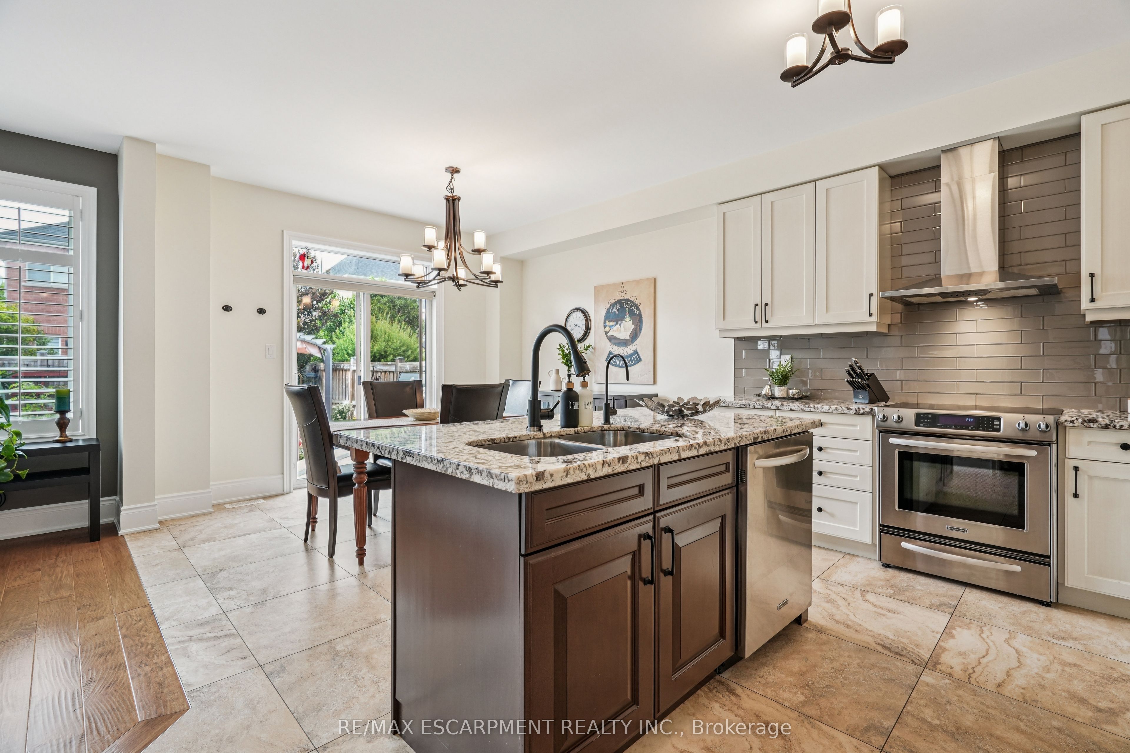 67 Ballantine Drive Property Photo 10