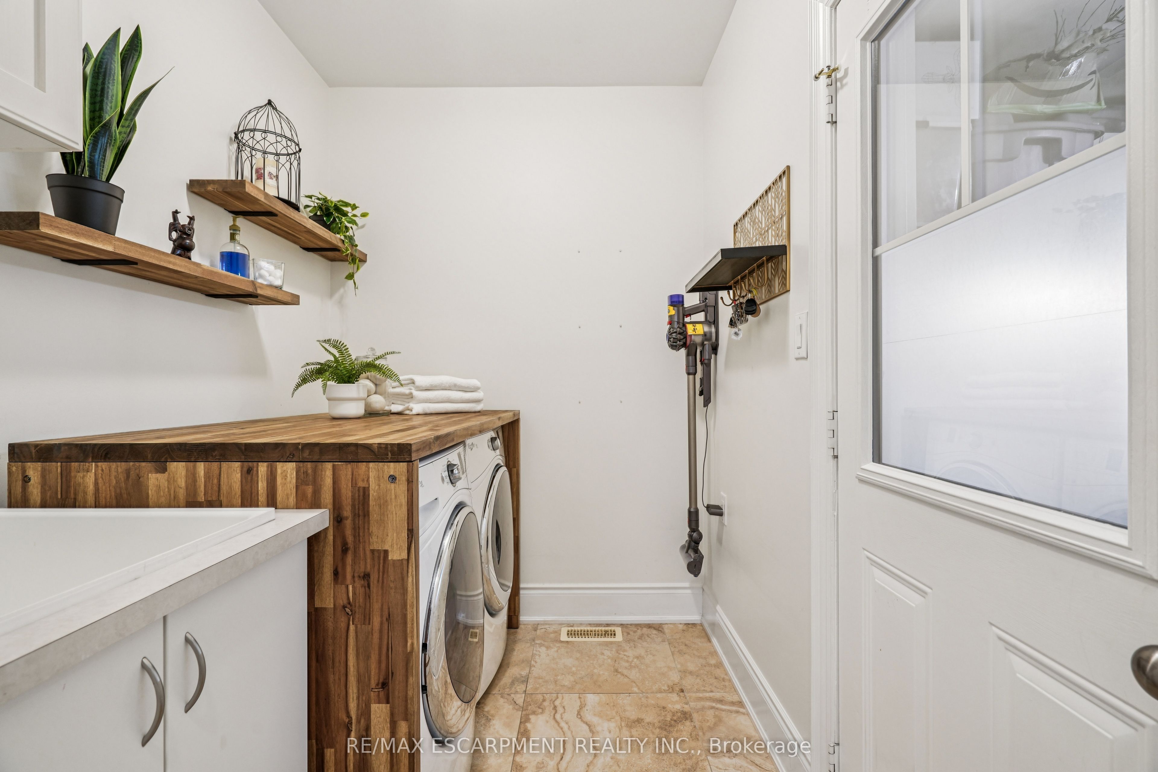 67 Ballantine Drive Property Photo 16