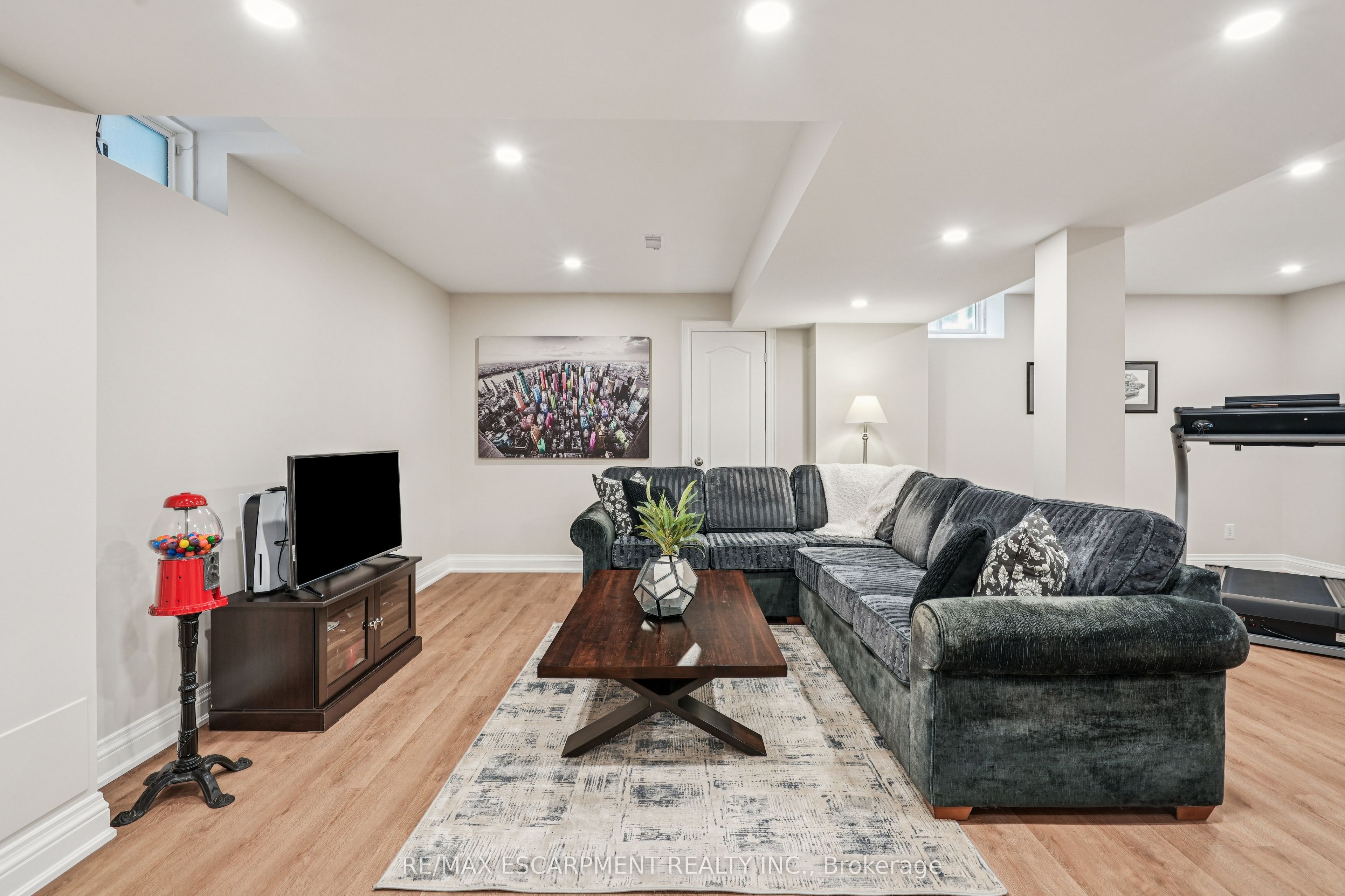 67 Ballantine Drive Property Photo 32