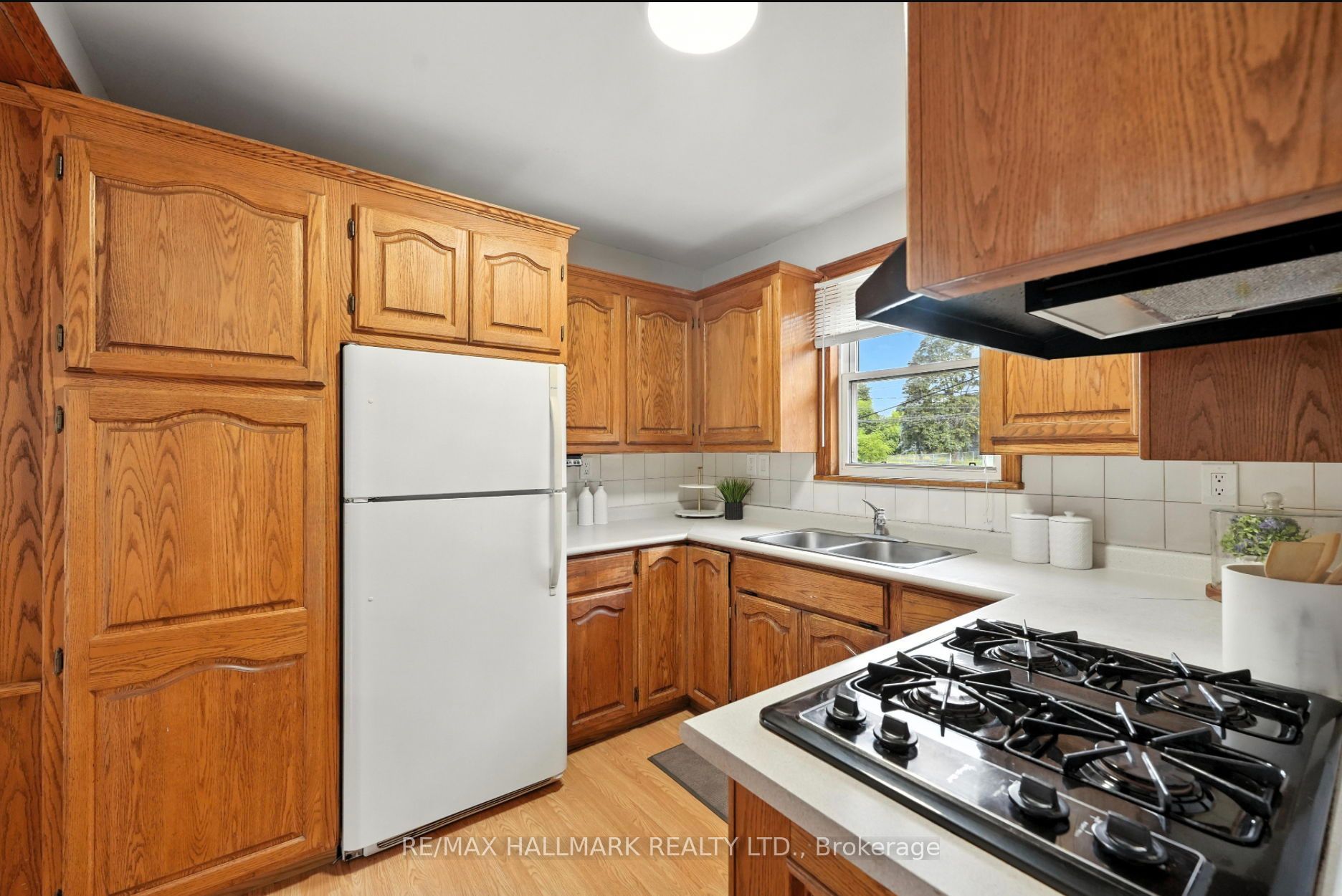 2975 Weston Road Property Photo 7