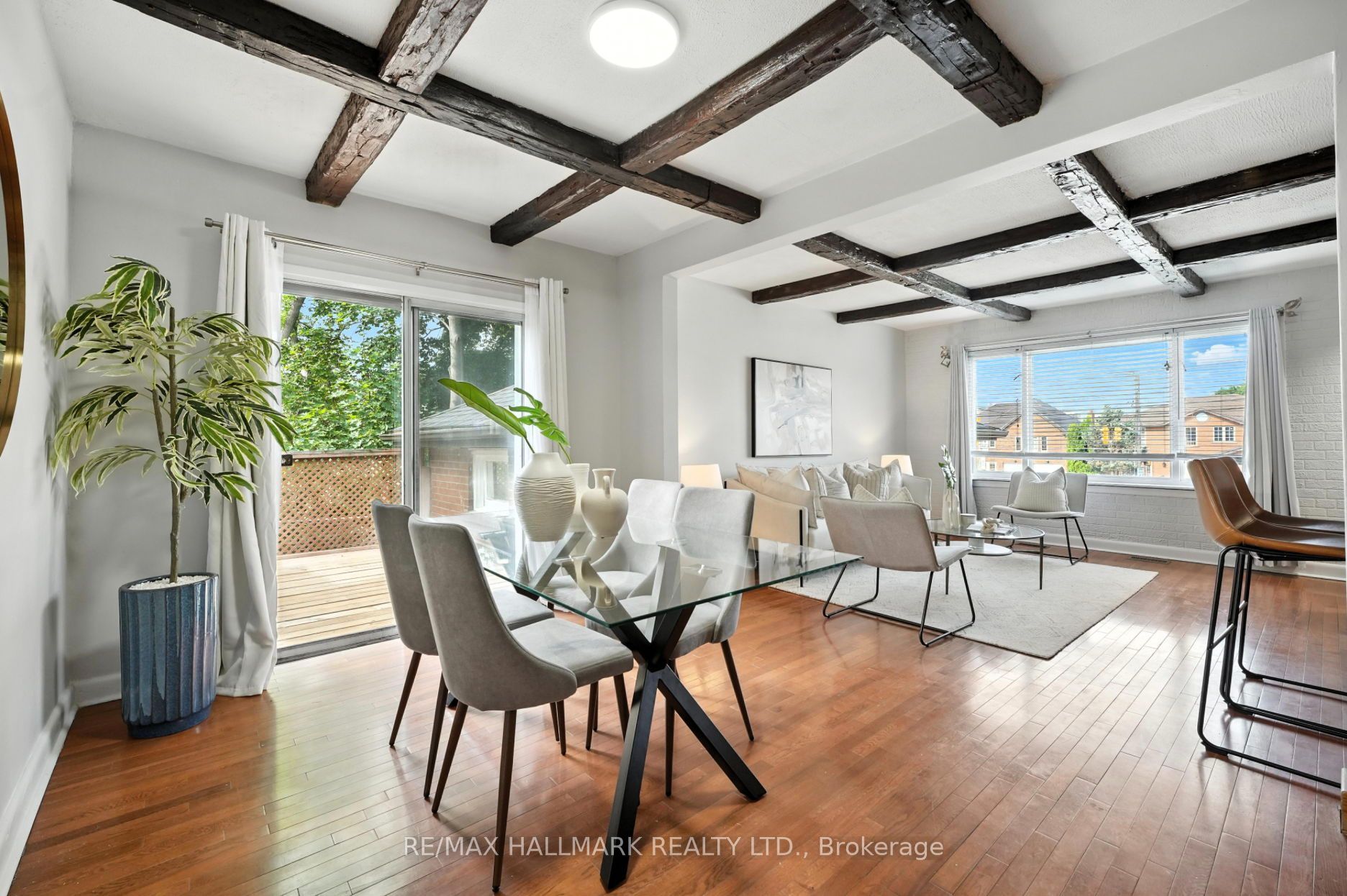 2975 Weston Road Property Photo 10