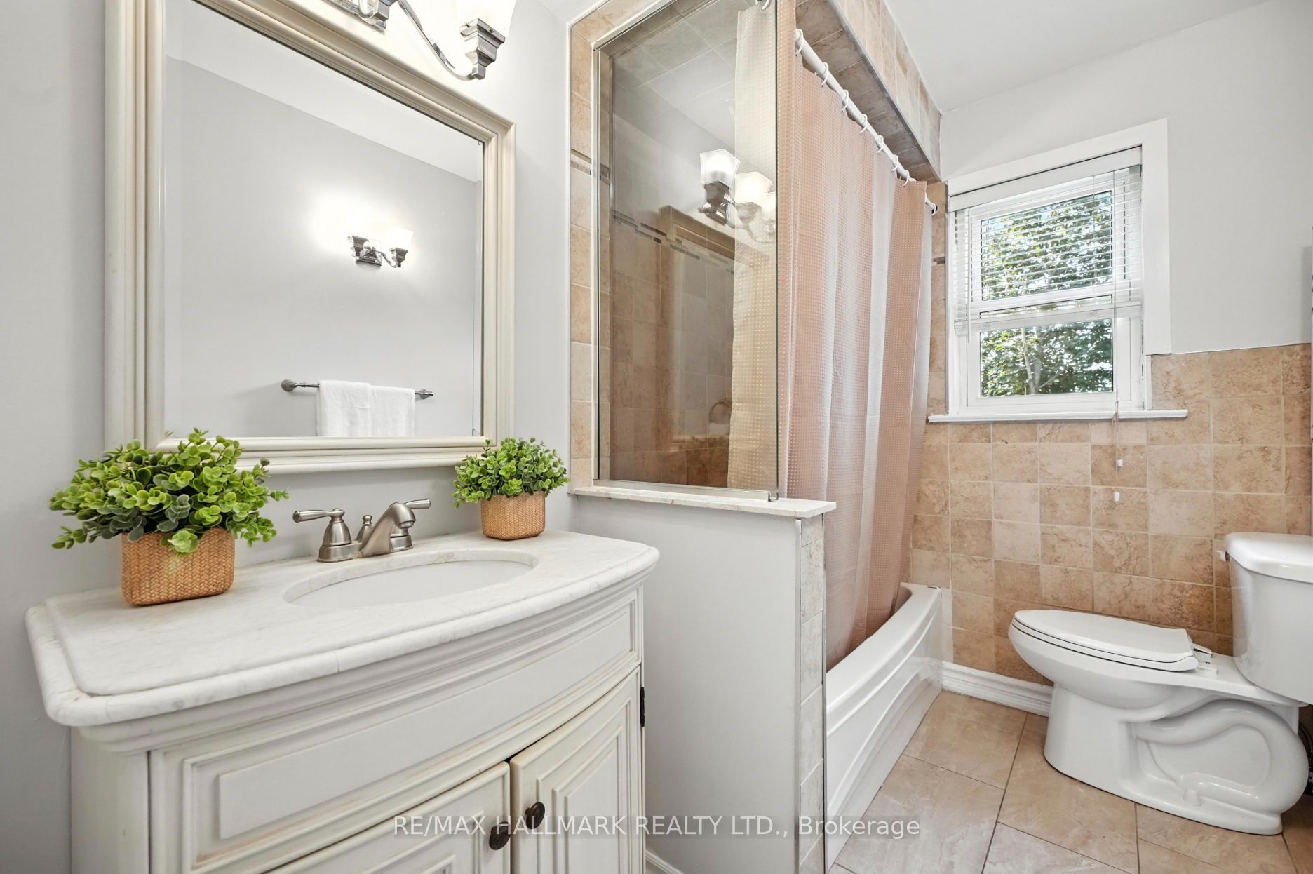 2975 Weston Road Property Photo 11