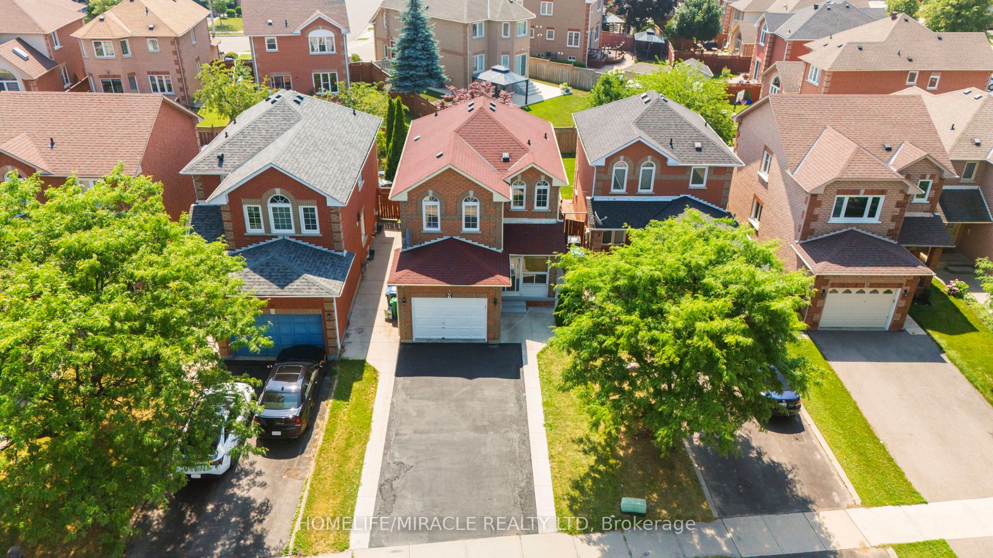 9 Sunley Crescent Property Photo