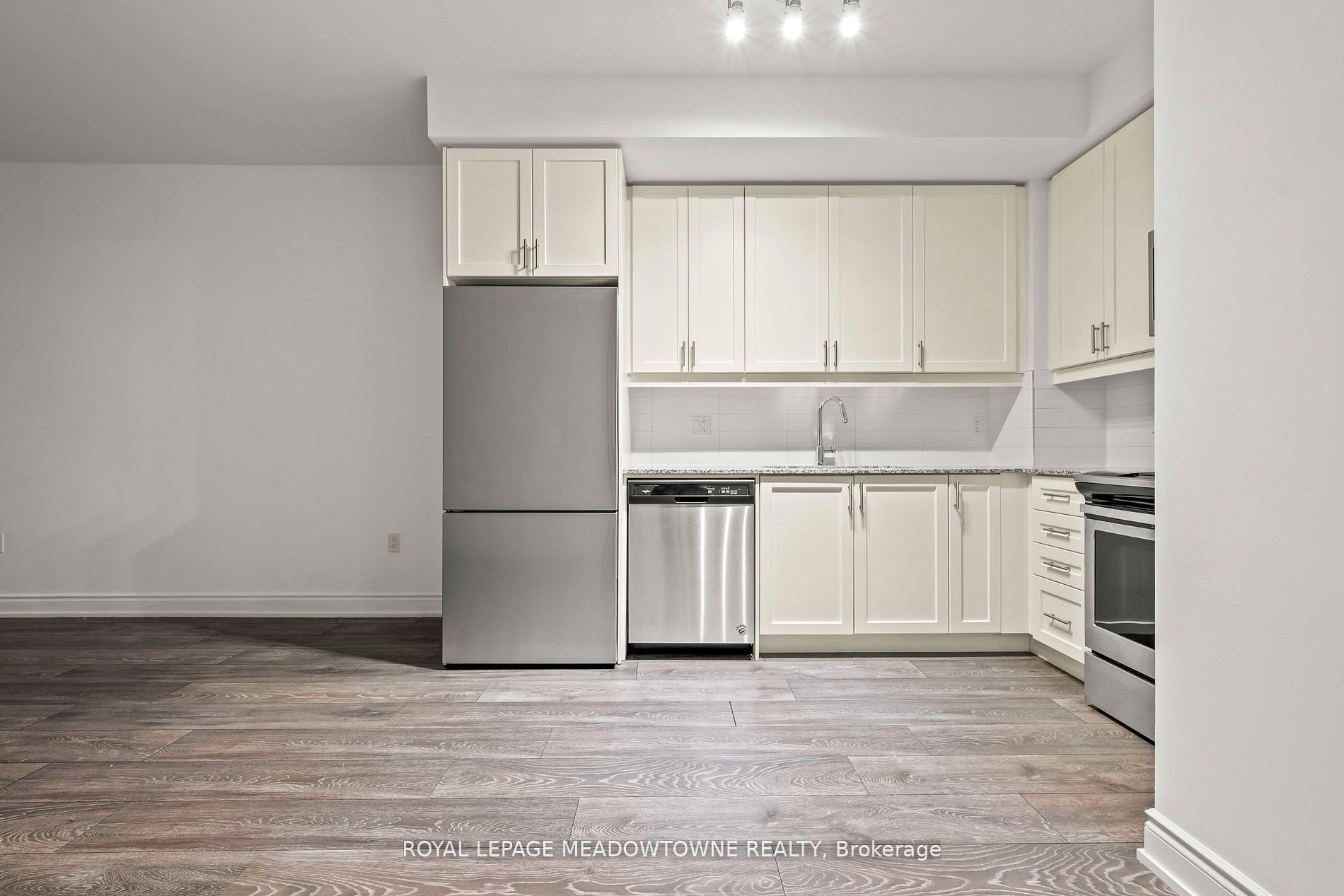 1050 Main Street E 809 Property Photo 16