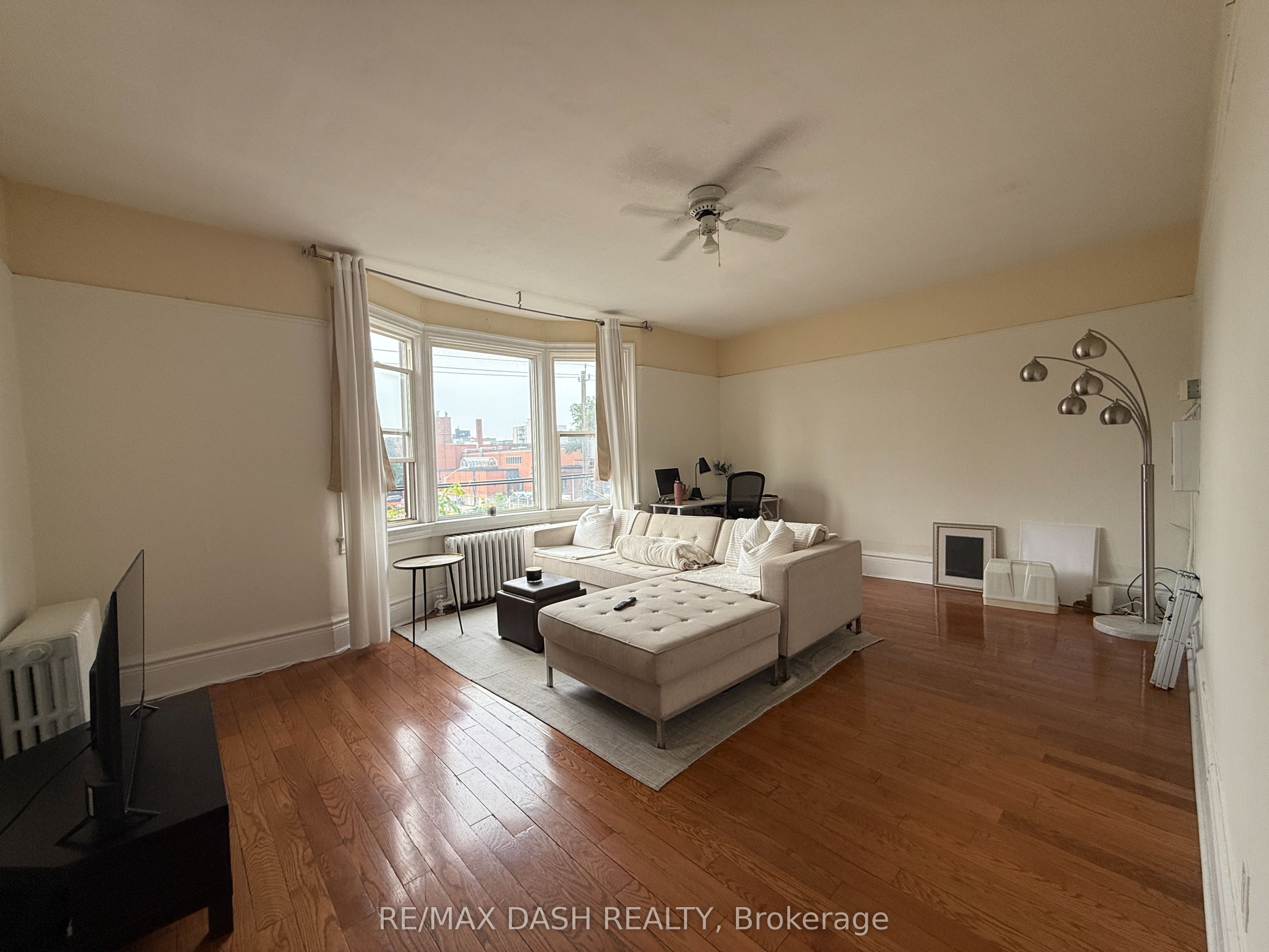 1436 Queen Street W 3rd Floor Property Photo 1