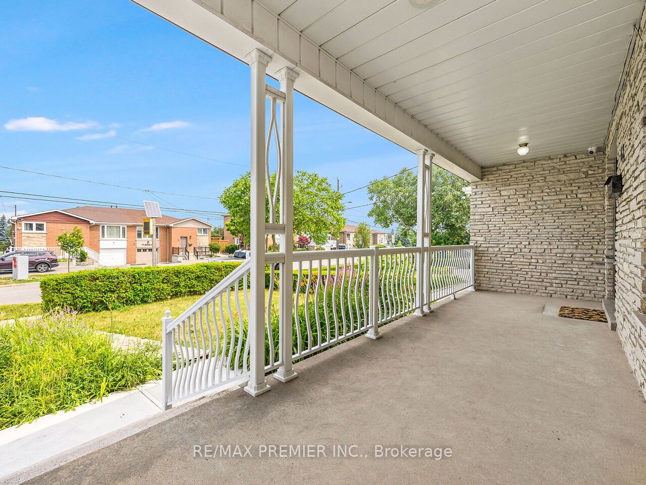 83 Spenvalley Drive Property Photo 3