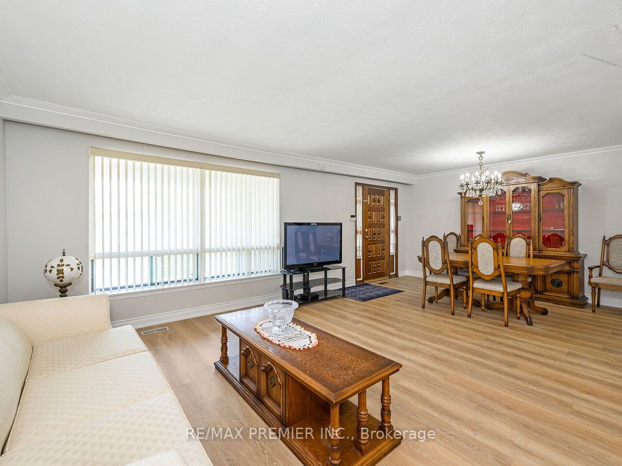 83 Spenvalley Drive Property Photo 6