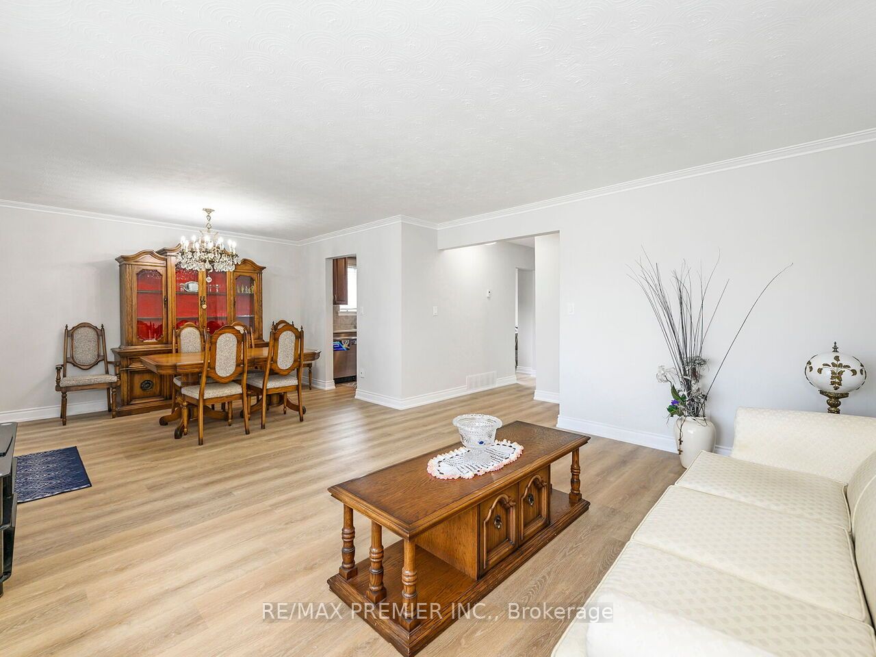 83 Spenvalley Drive Property Photo 8