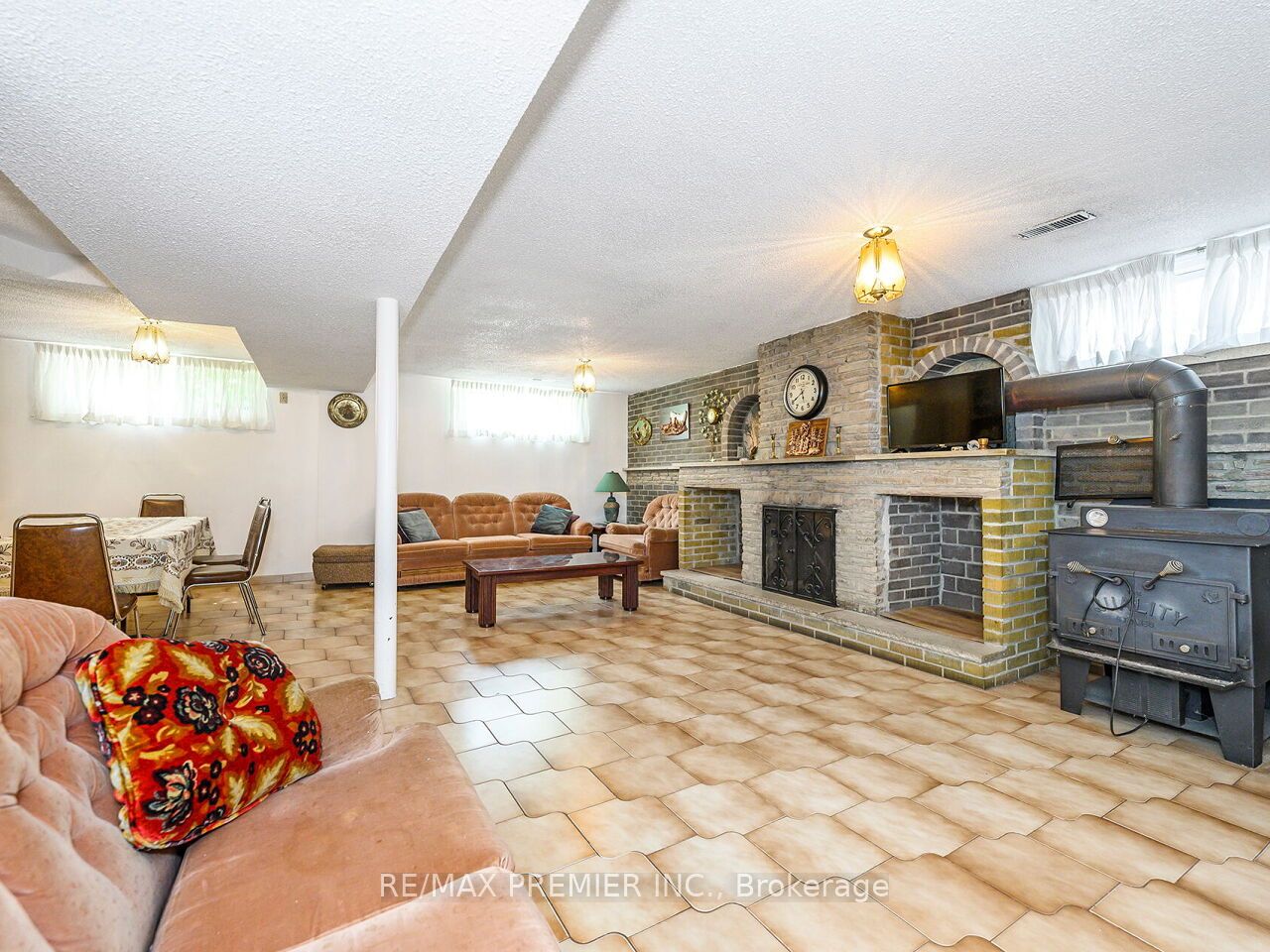 83 Spenvalley Drive Property Photo 27