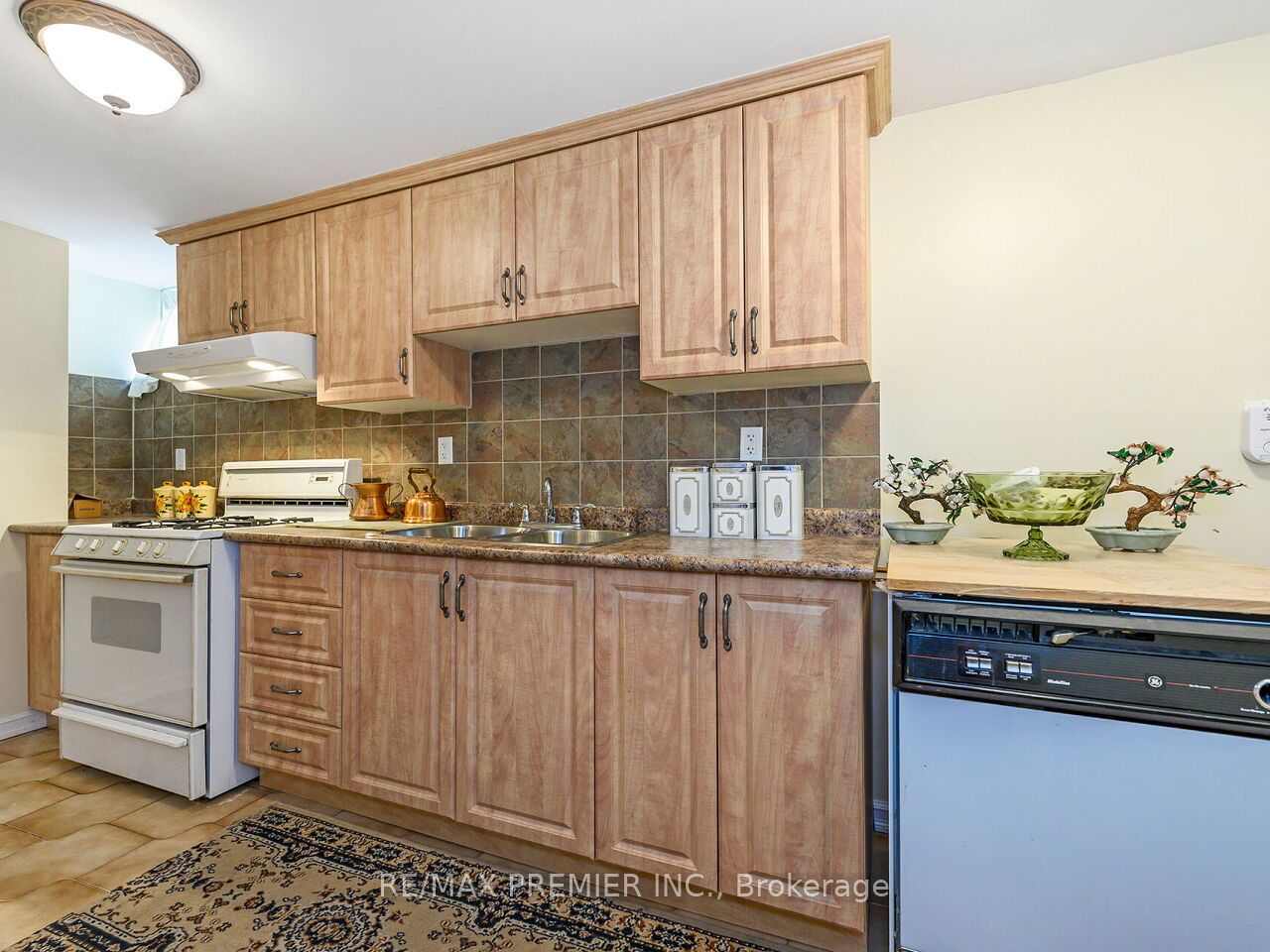 83 Spenvalley Drive Property Photo 34