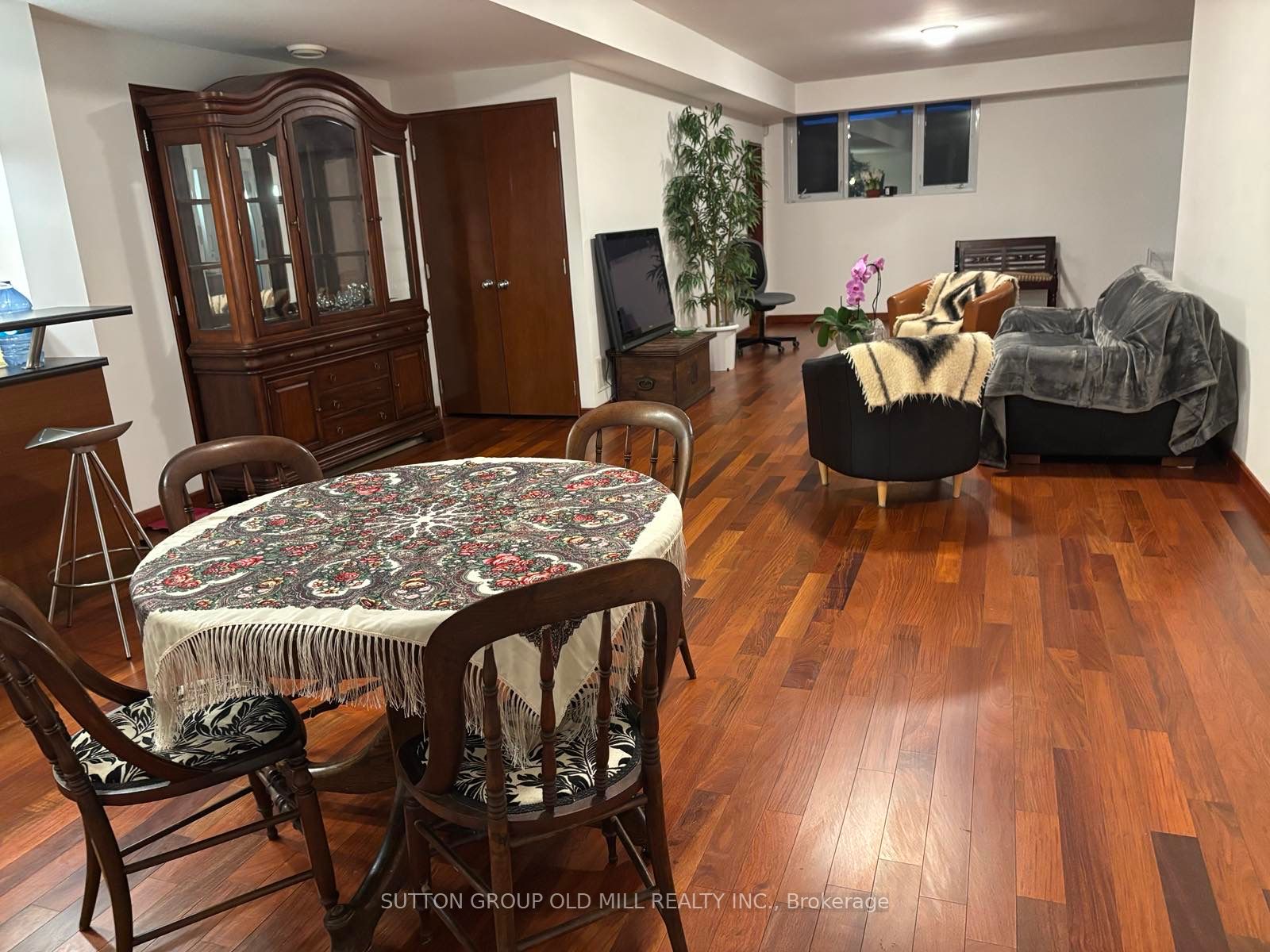 21 Hilldowntree Road Property Photo 1