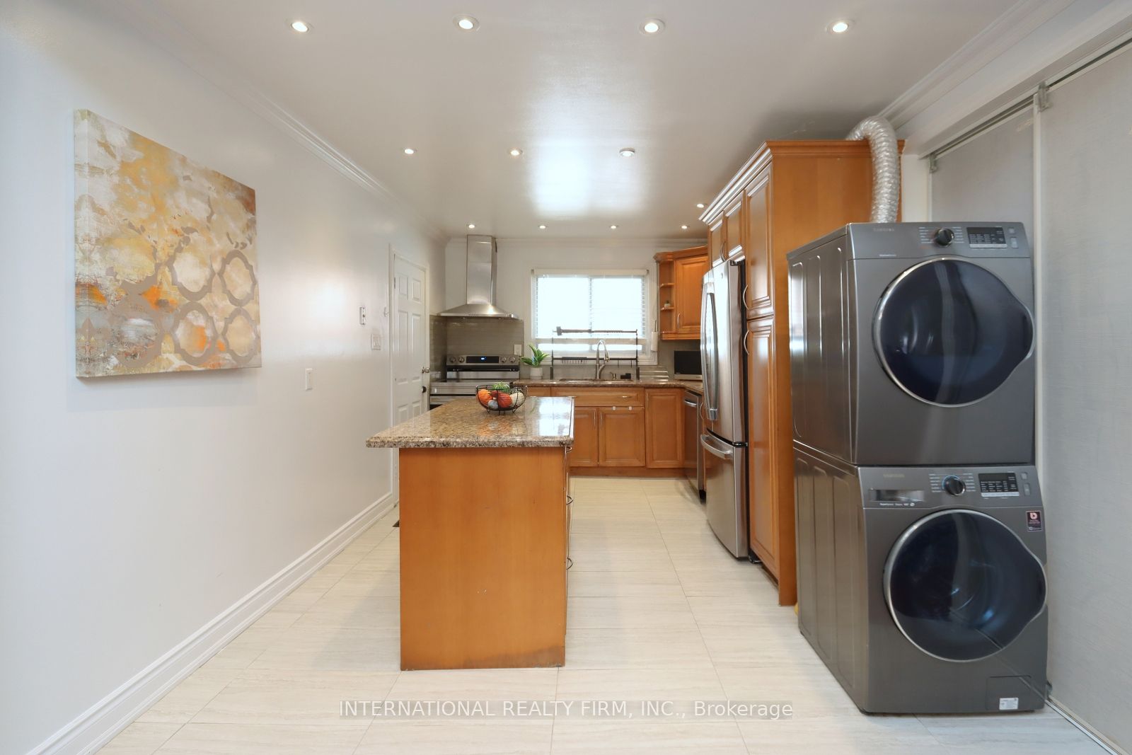 3352 Queen Frederica Drive Property Photo 5