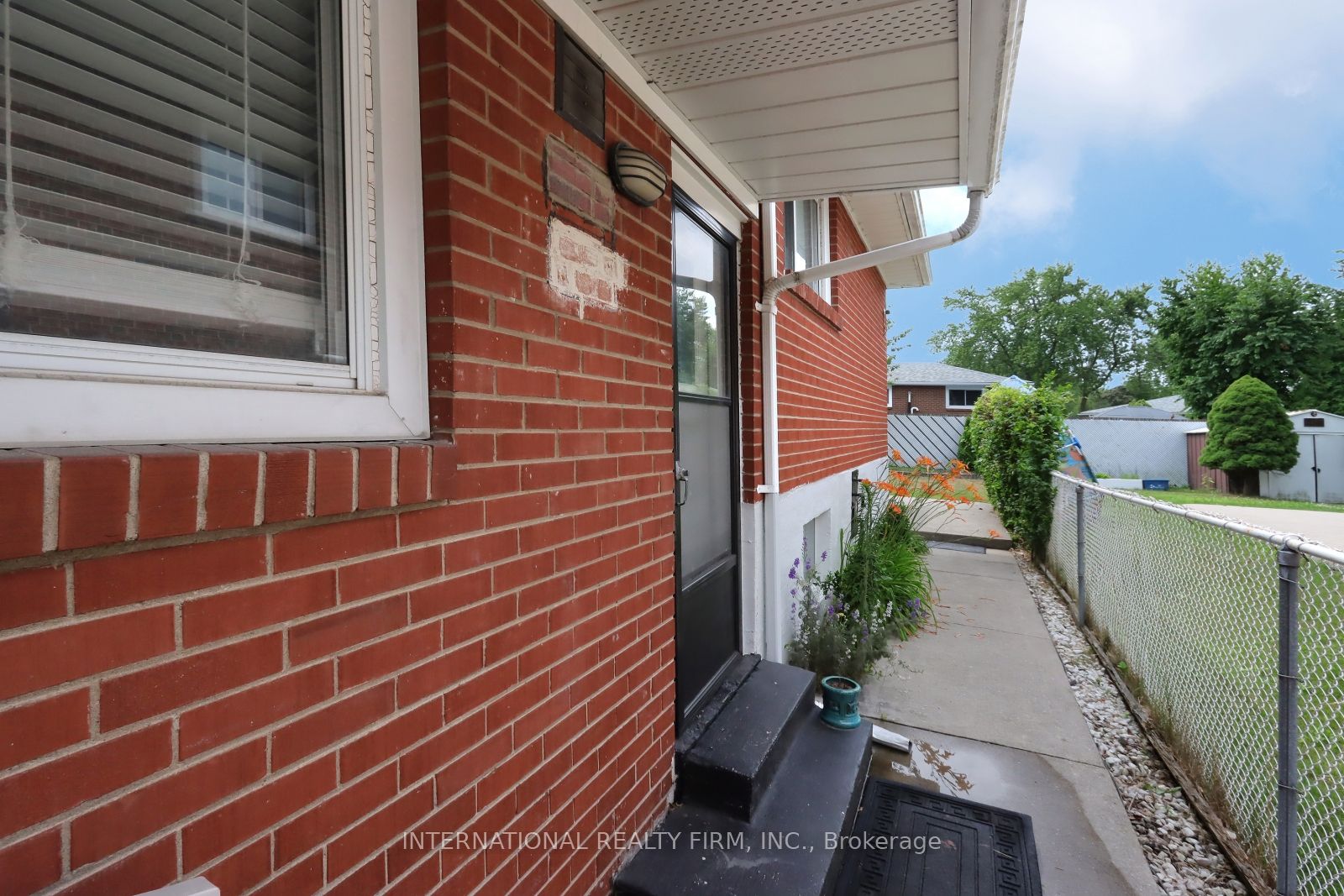 3352 Queen Frederica Drive Property Photo 9