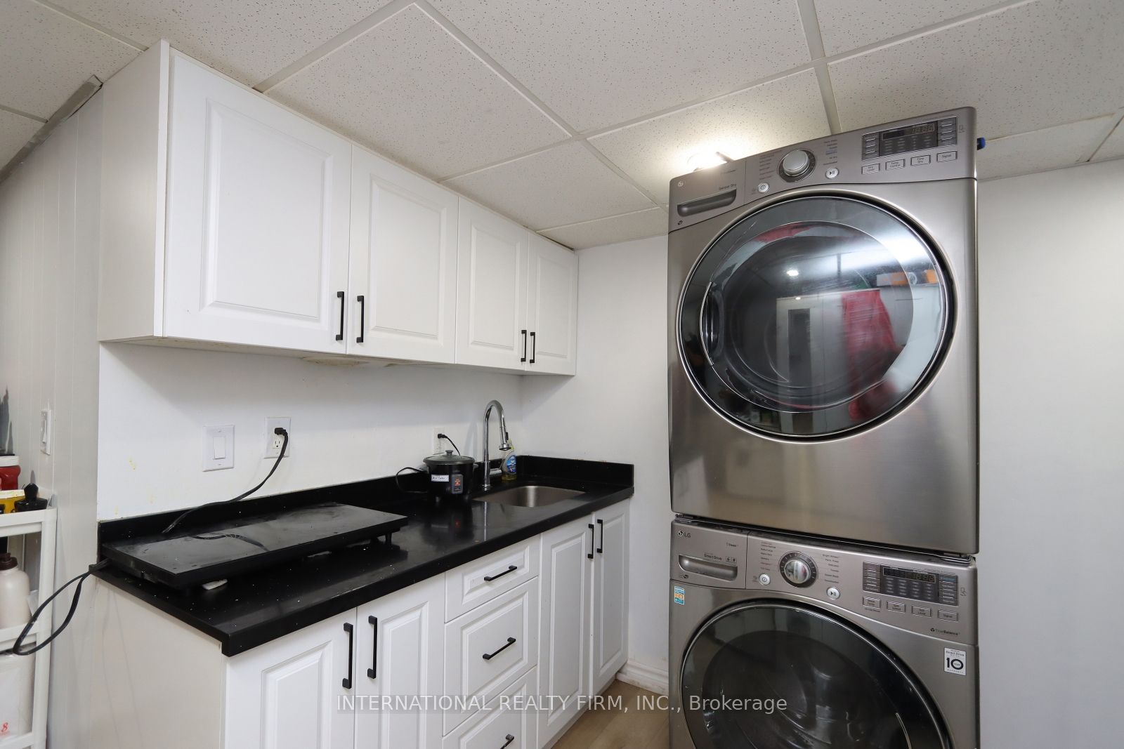 3352 Queen Frederica Drive Property Photo 11